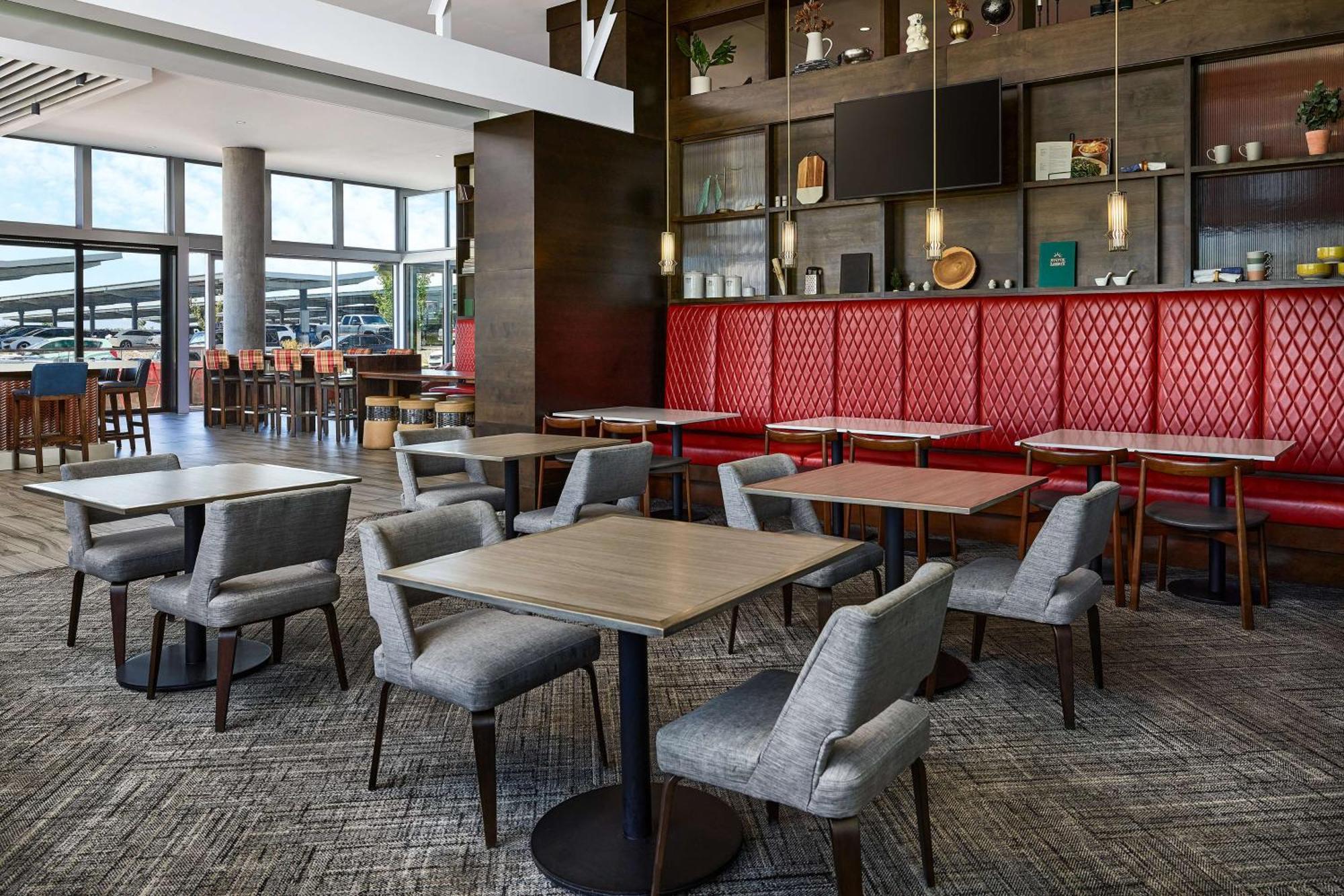 Hotel Hyatt Place Pena Station/denver Airport 3*