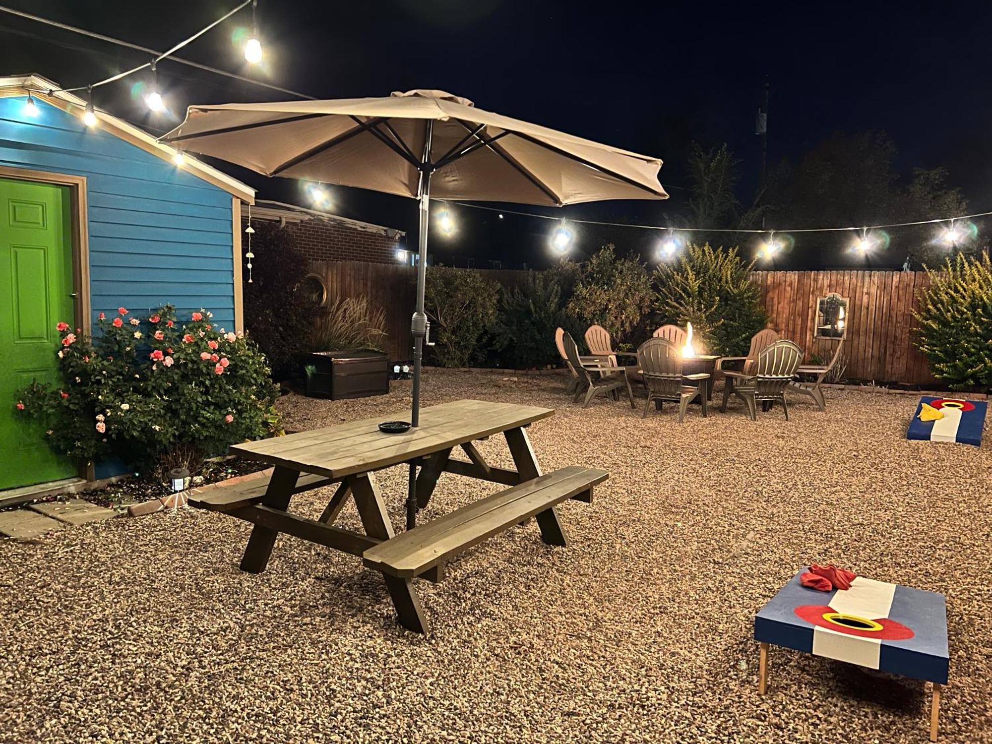Cozy Oasis Games & Firepit Blazing Wifi Holiday home