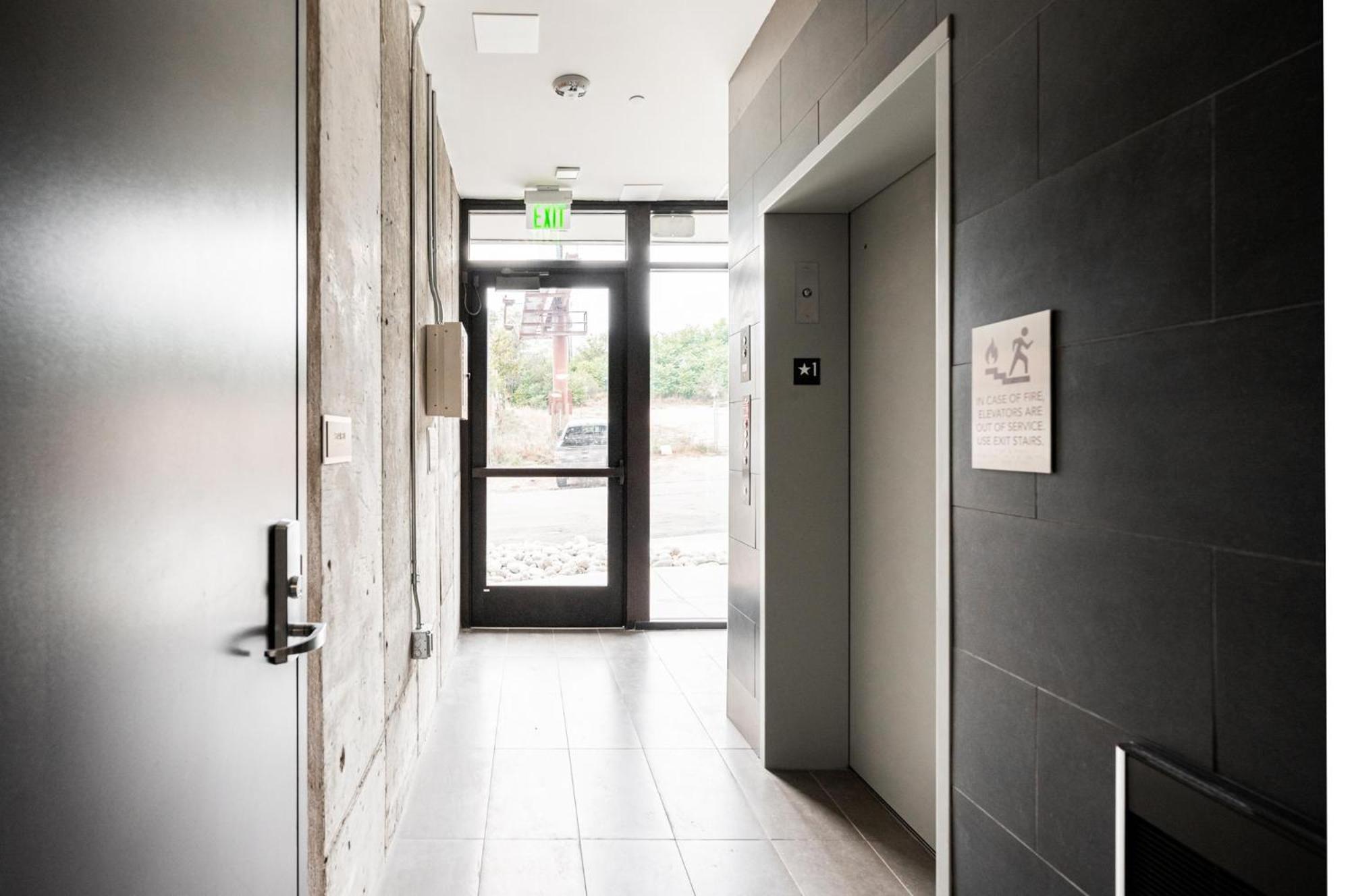 Contemporary - Grill - Balcony - Tesoro Denver