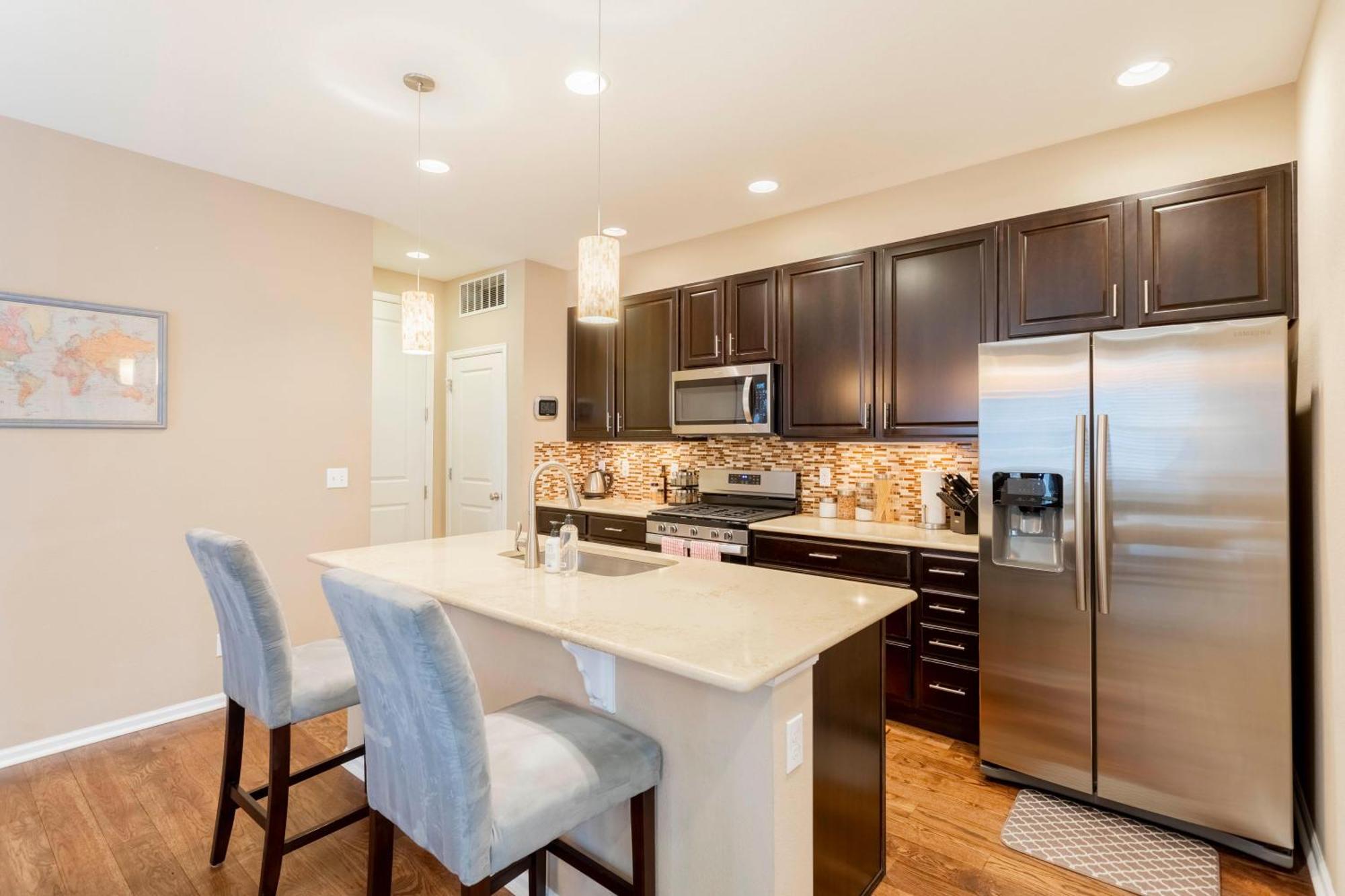 Spacious Family Friendly Townhome In Park Holiday home