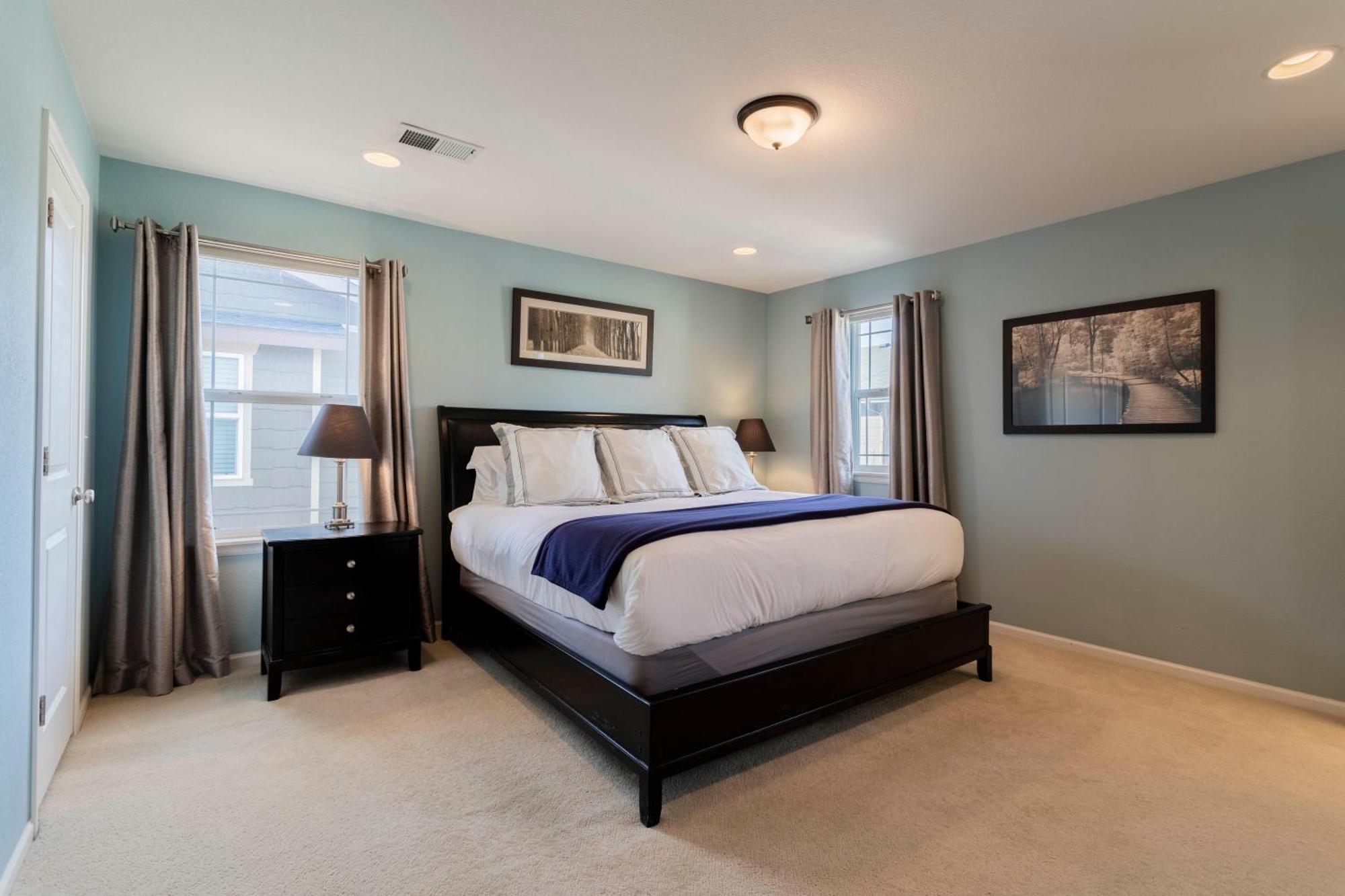 Spacious Family Friendly Townhome In Park Holiday home *