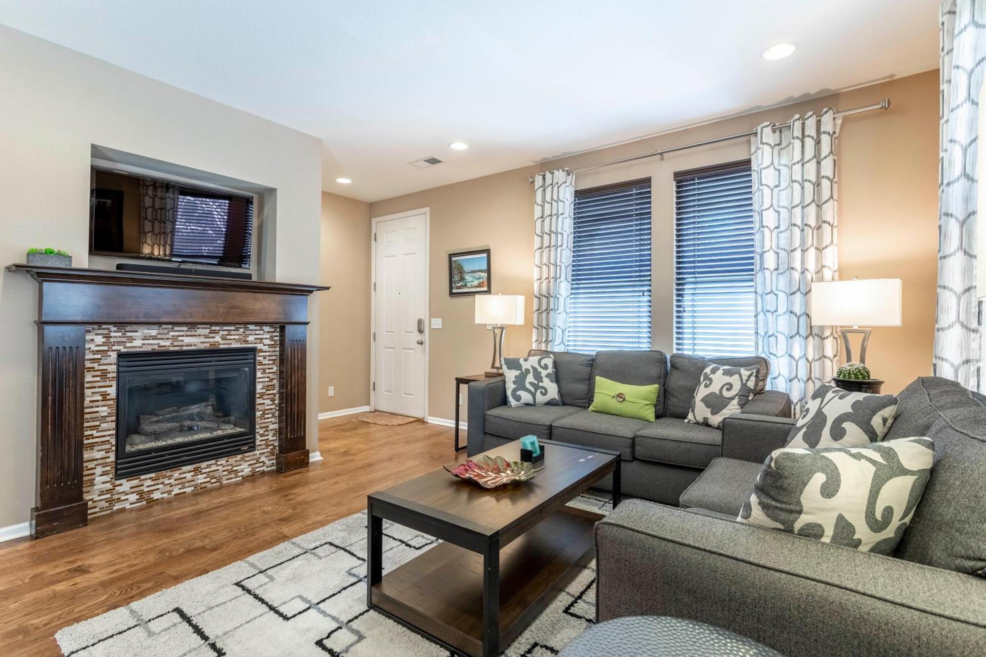 Spacious Family Friendly Townhome In Park Holiday home Denver