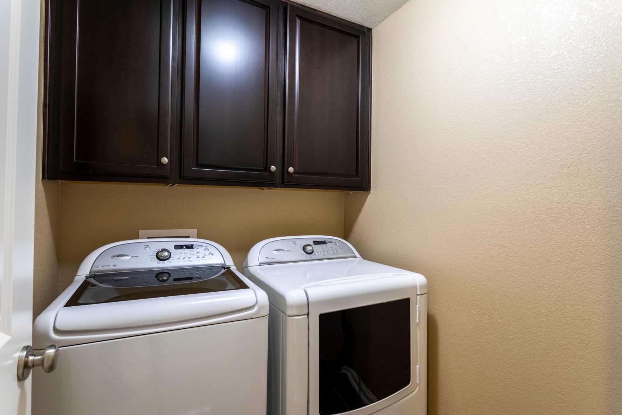 Spacious Family Friendly Townhome In Park Holiday home *