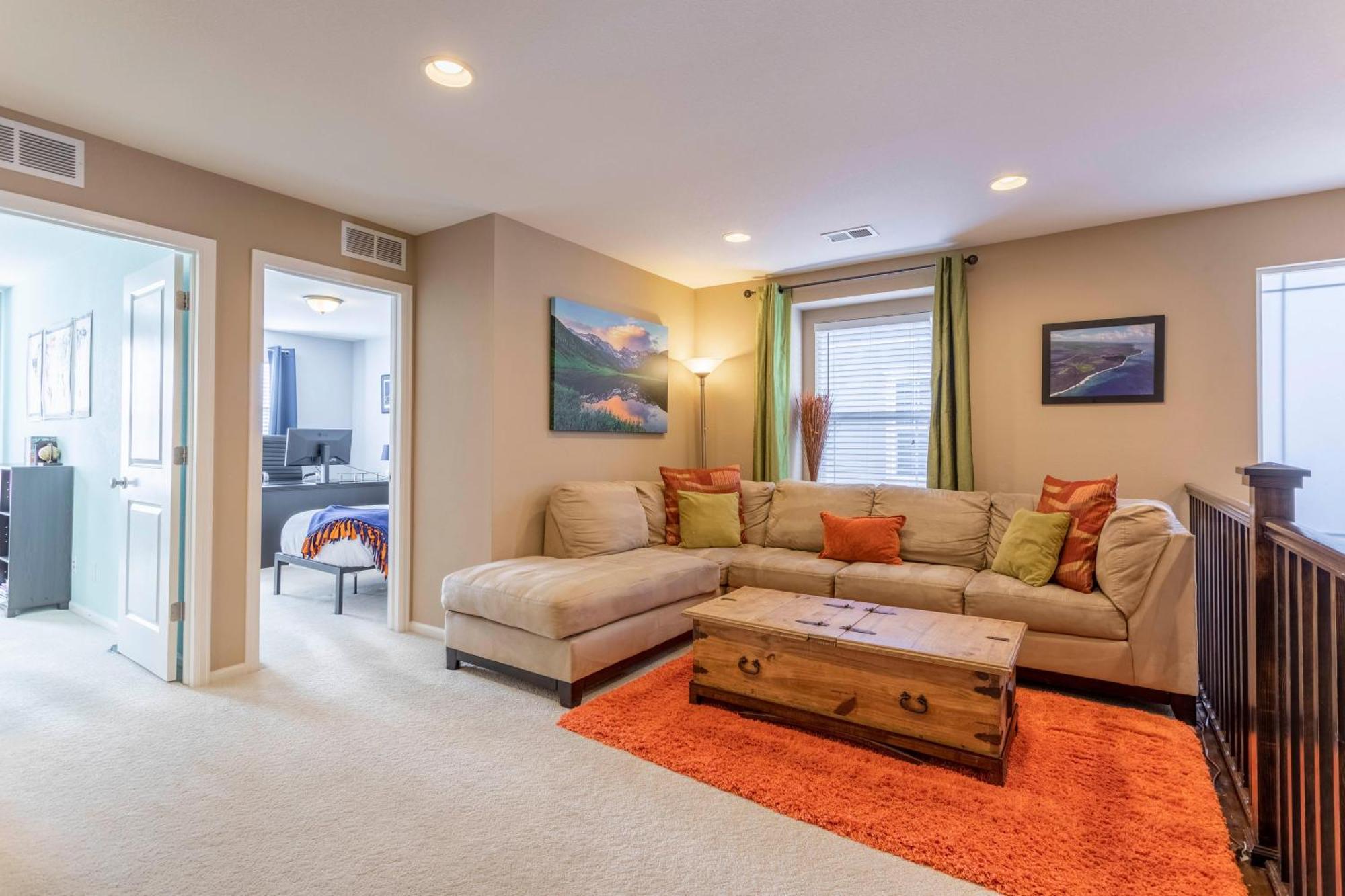 Spacious Family Friendly Townhome In Park Holiday home *