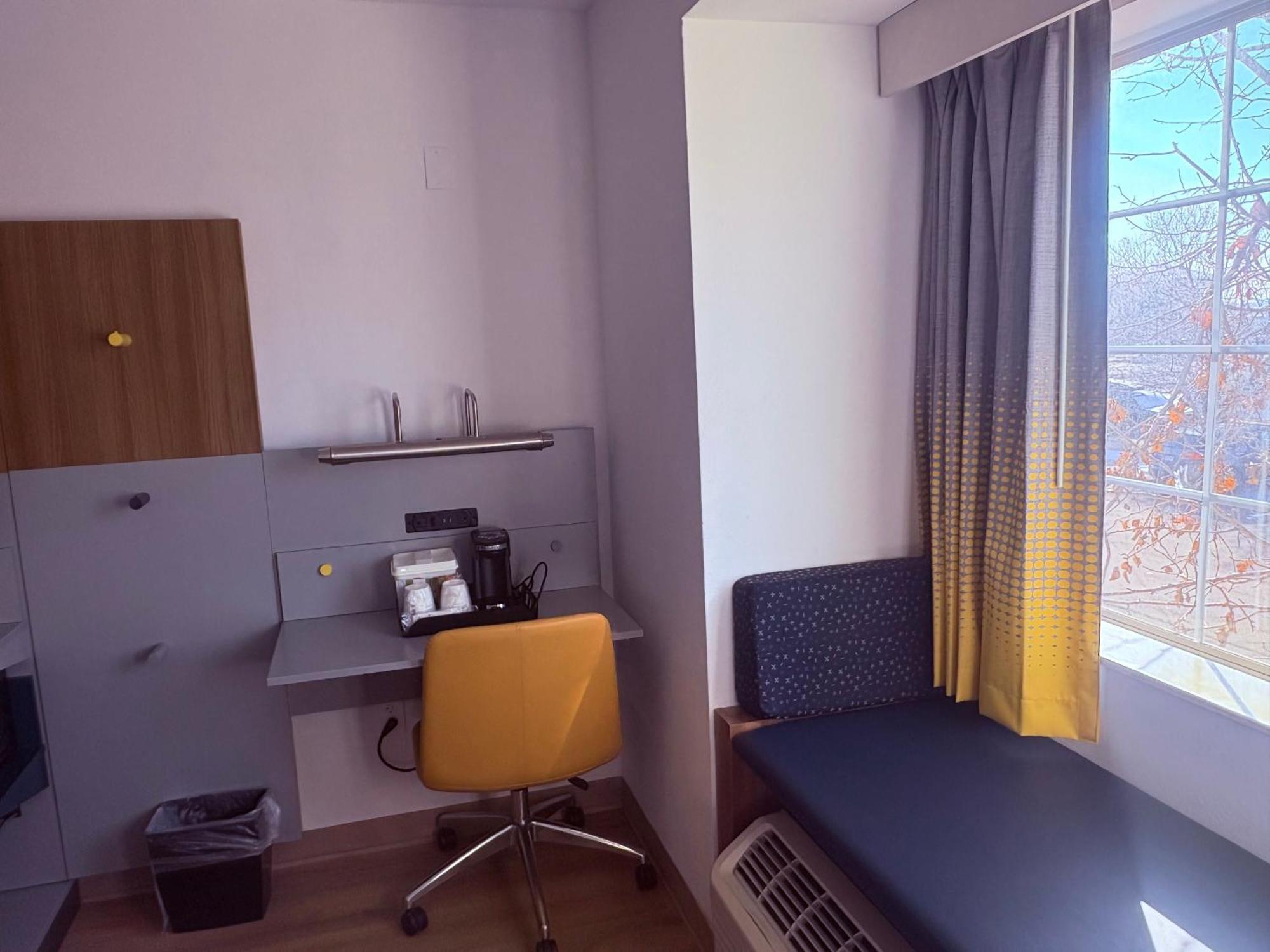 Microtel & By Wyndham Airport Hotel