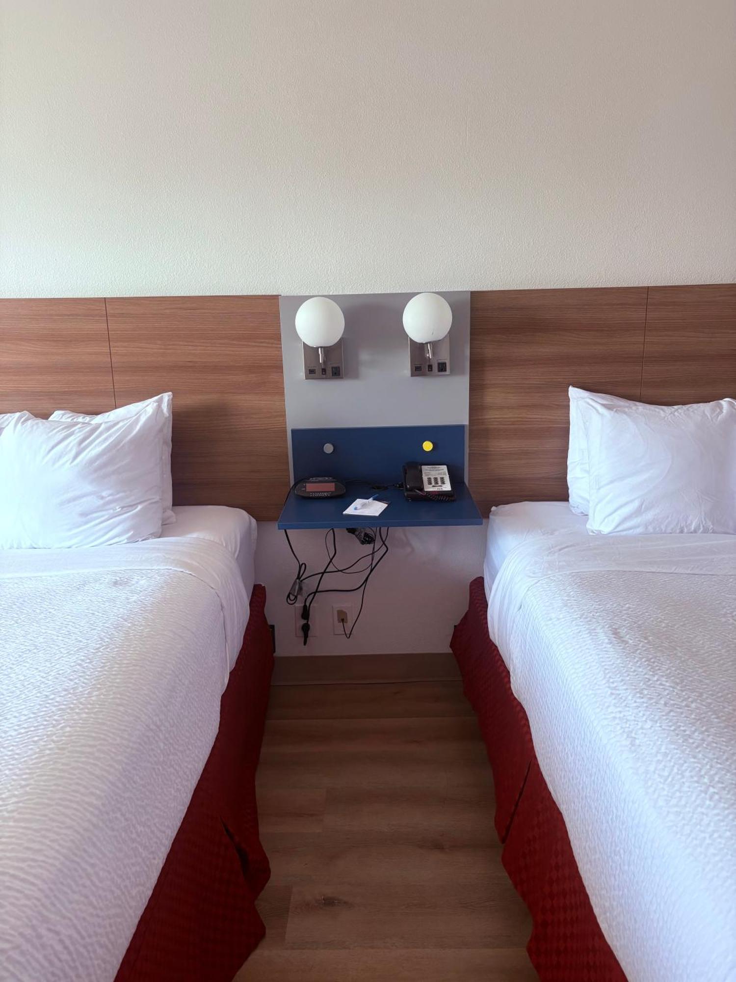 Microtel & By Wyndham Airport Hotel 2*