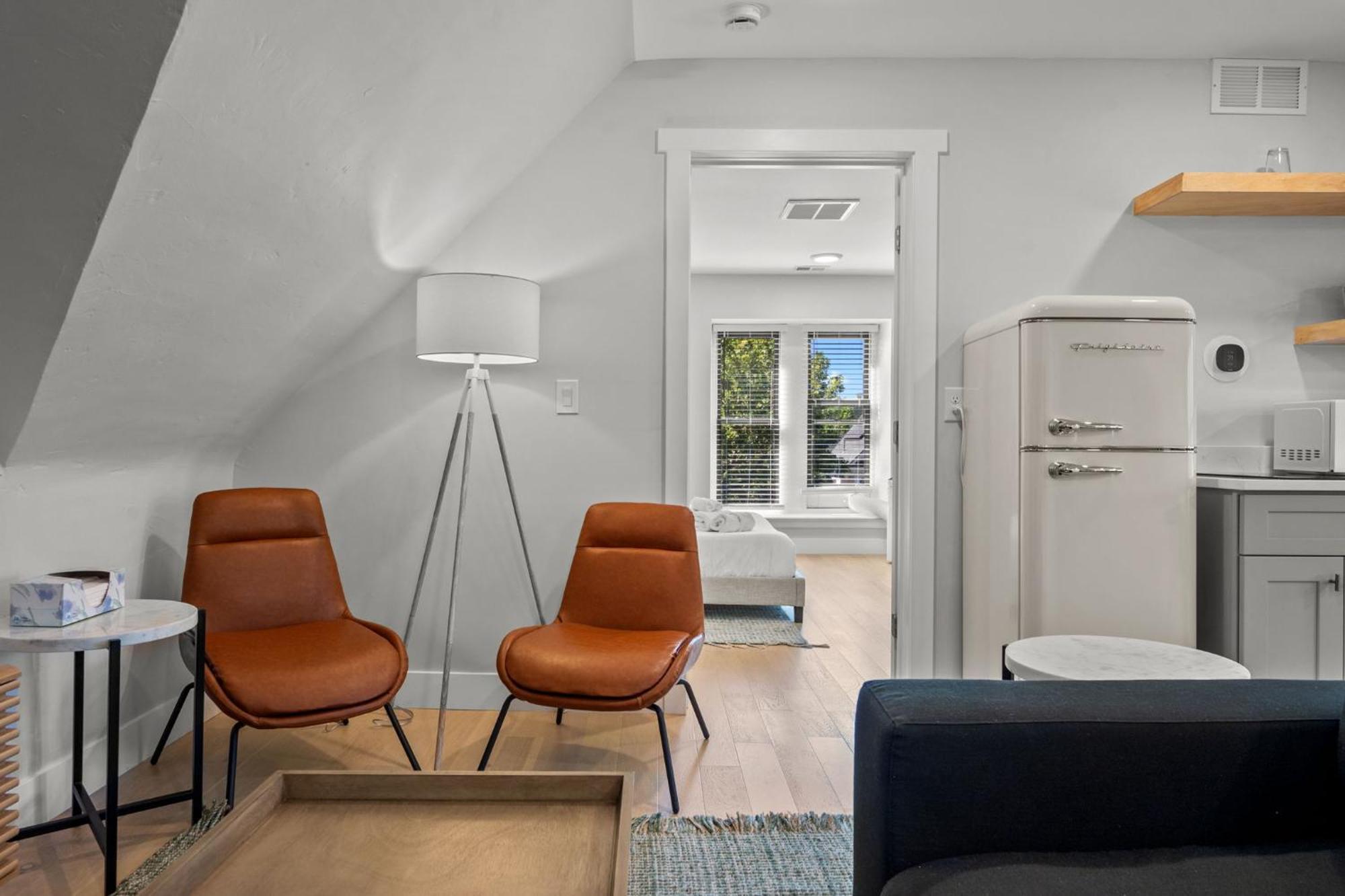 Broadway Dog-friendly Loft With Parking Apartment Denver