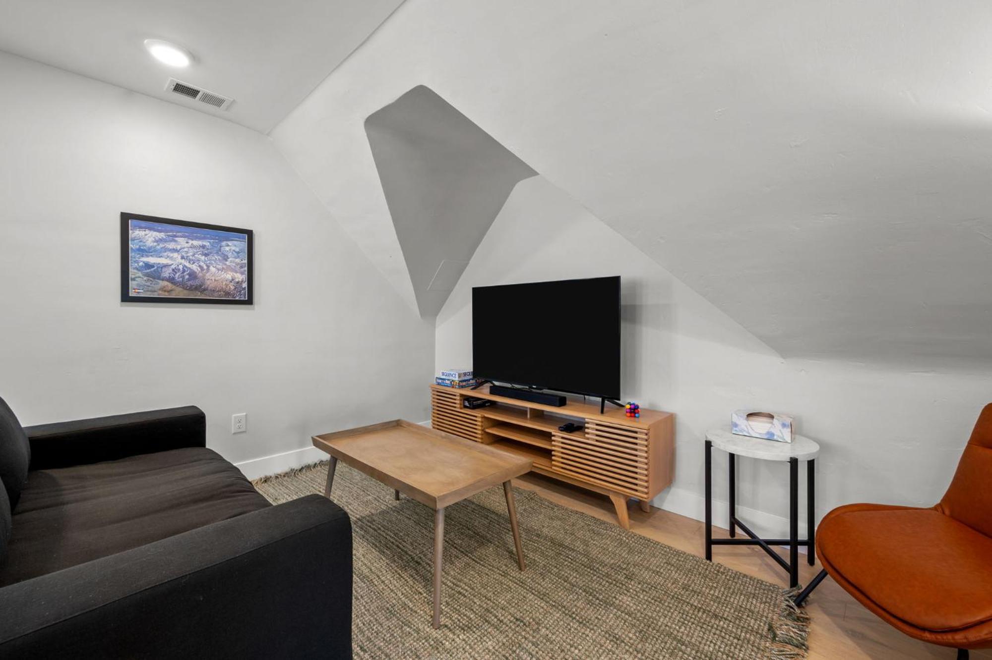 Broadway Dog-friendly Loft With Parking Apartment *
