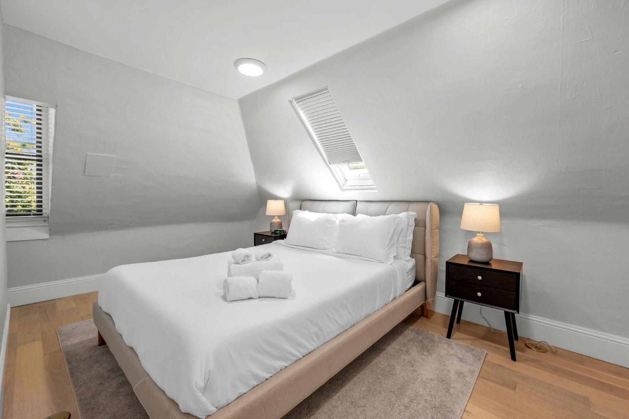 Apartment Broadway Dog-friendly Loft With Parking *