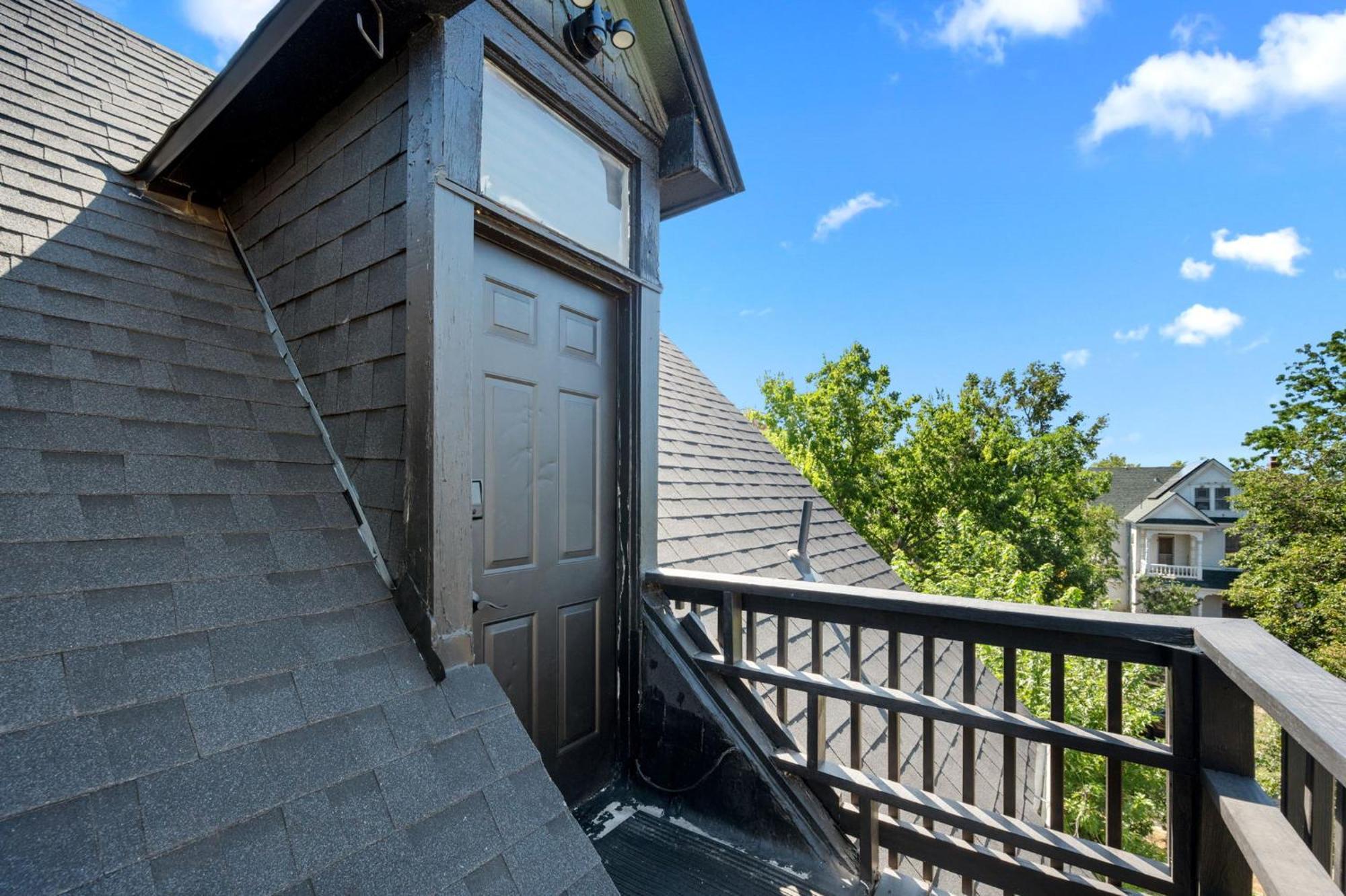 Broadway Dog-friendly Loft With Parking Denver