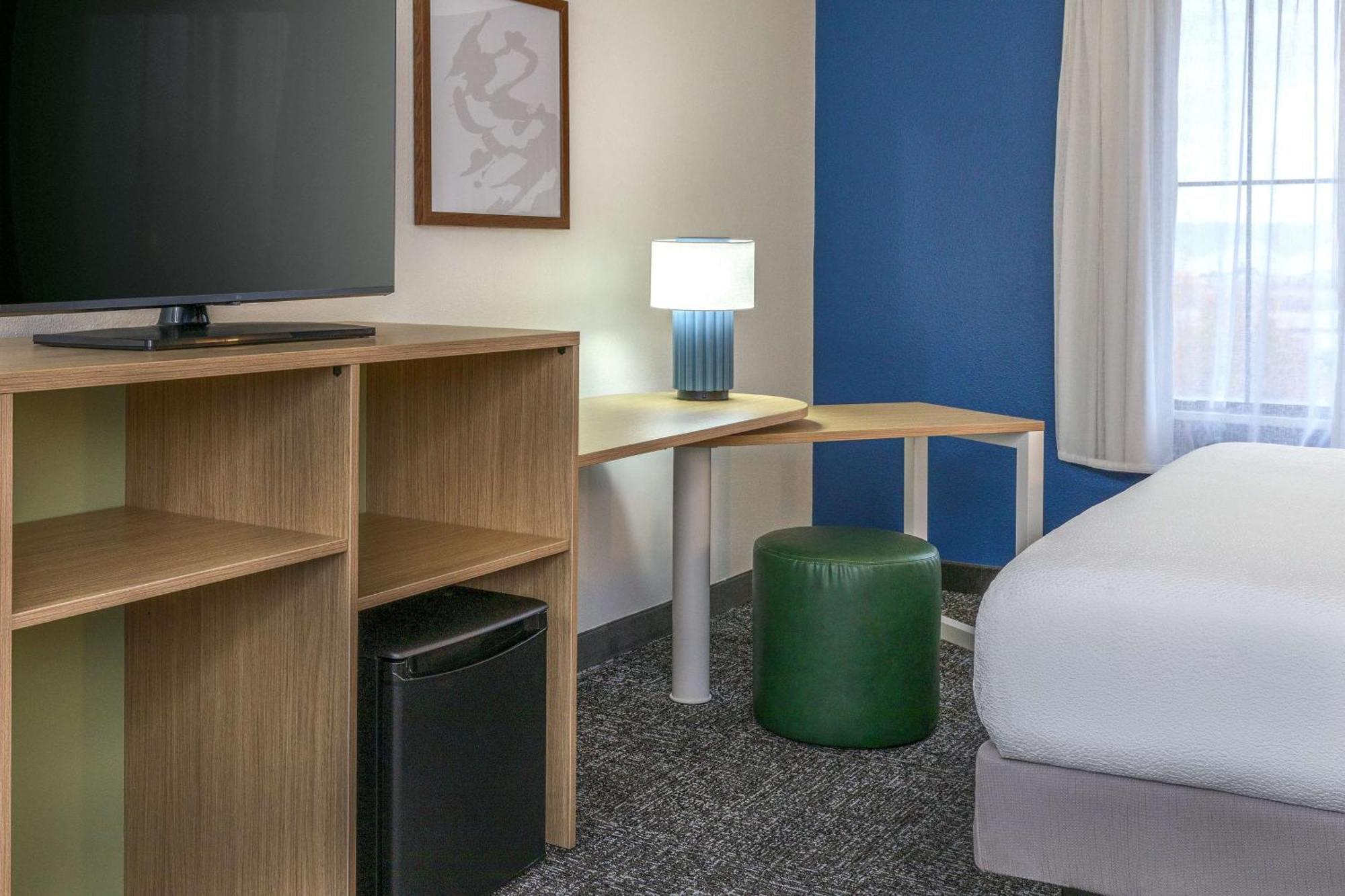 Spark By Hilton International Airport Hotel 3*