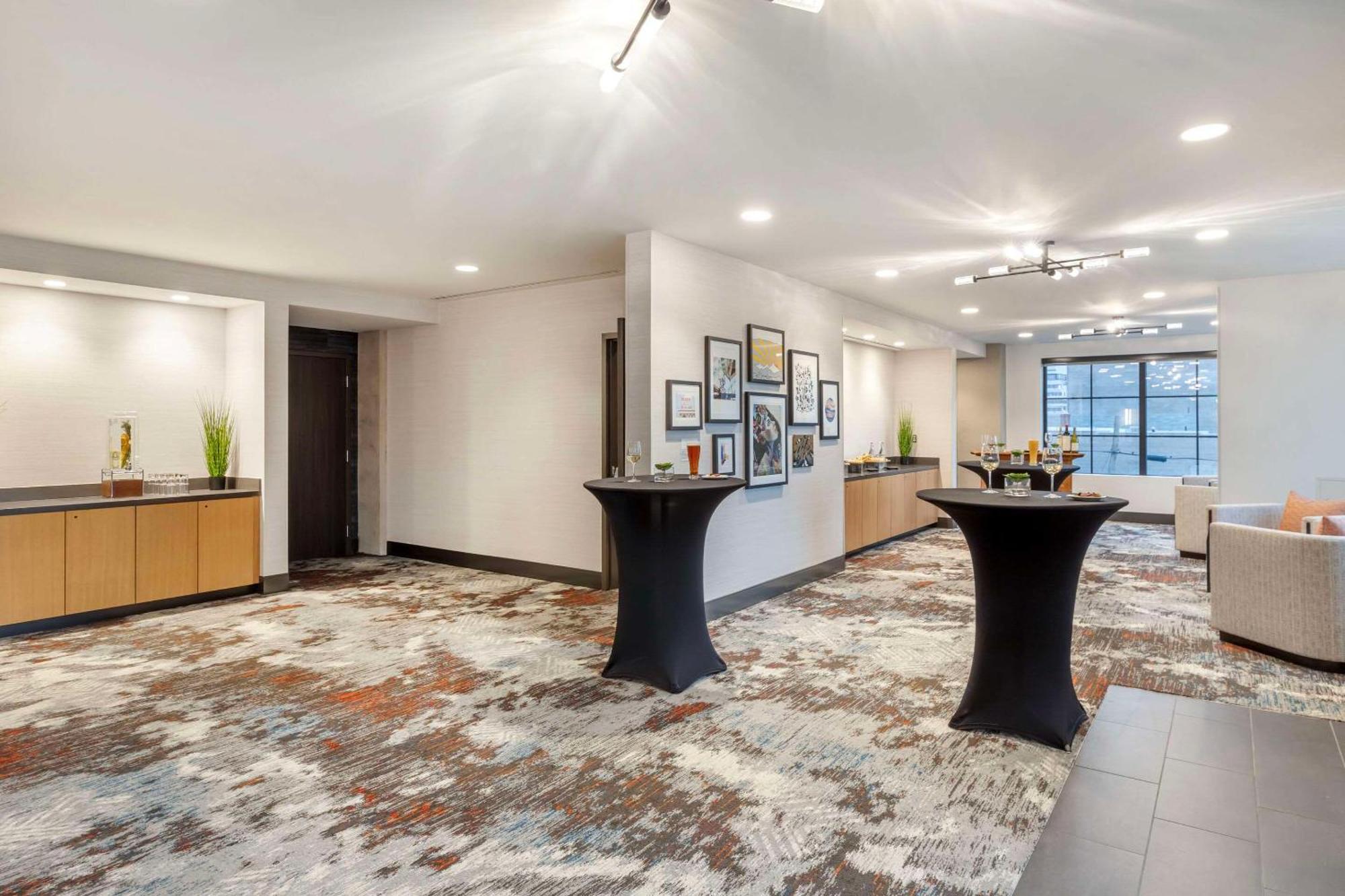 Cambria Downtown Rino Hotel