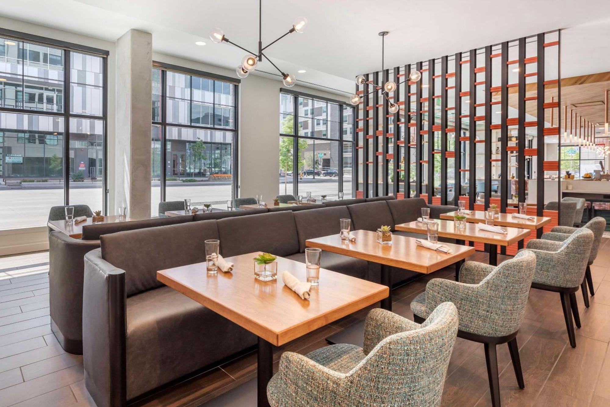 Hotel Cambria Downtown Rino