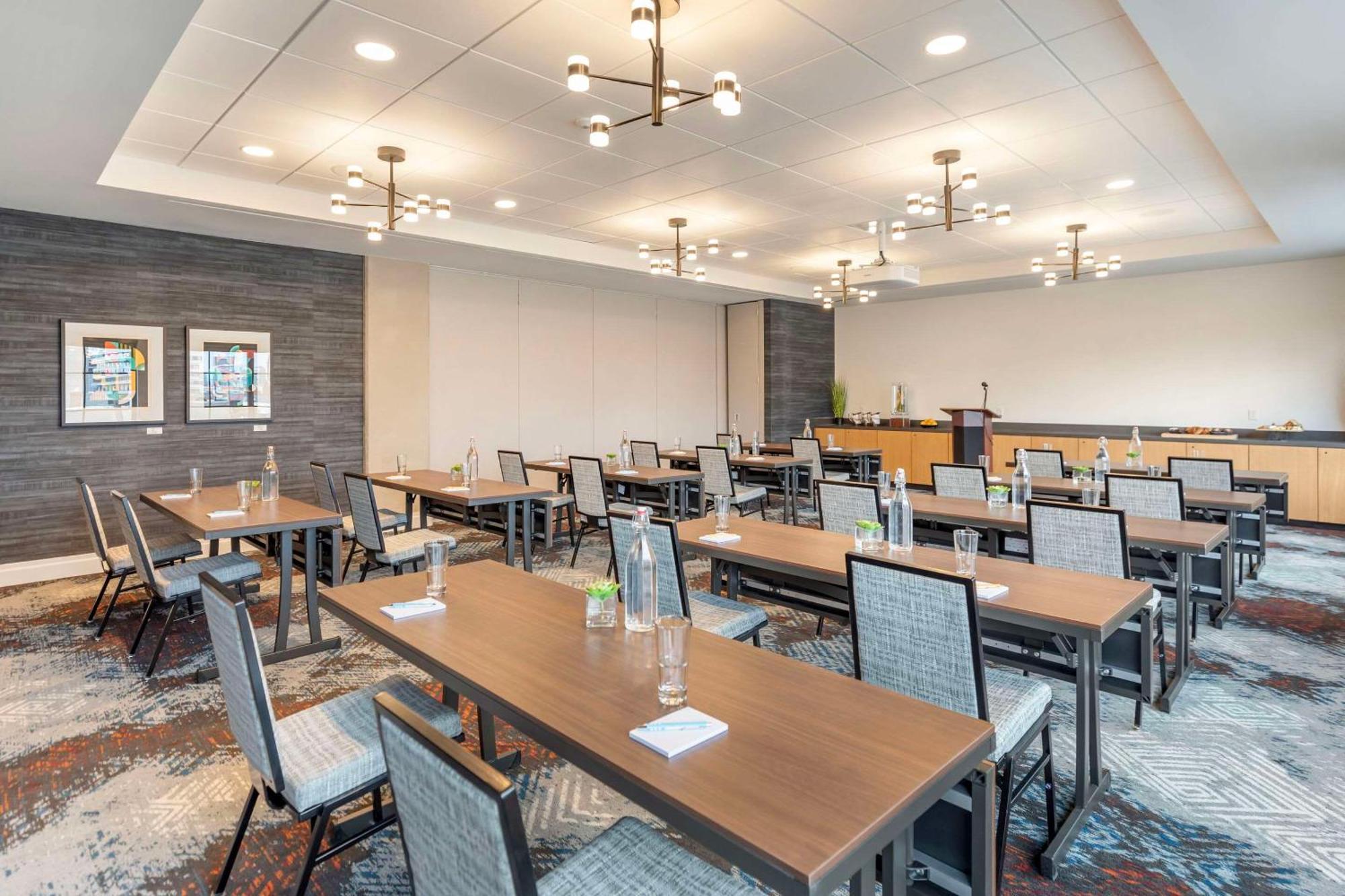 Cambria Downtown Rino Hotel 4*