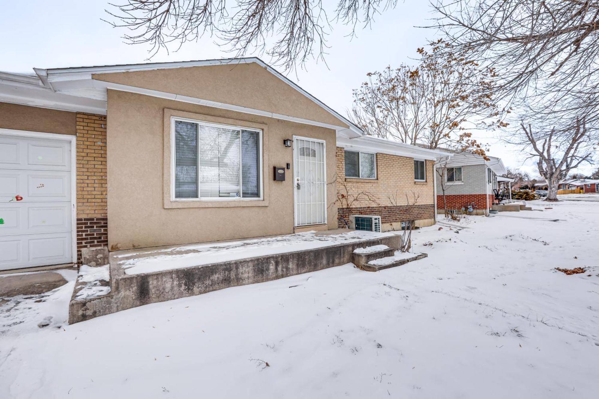 8 Mi To Dtwn Haven With Fenced Yard!