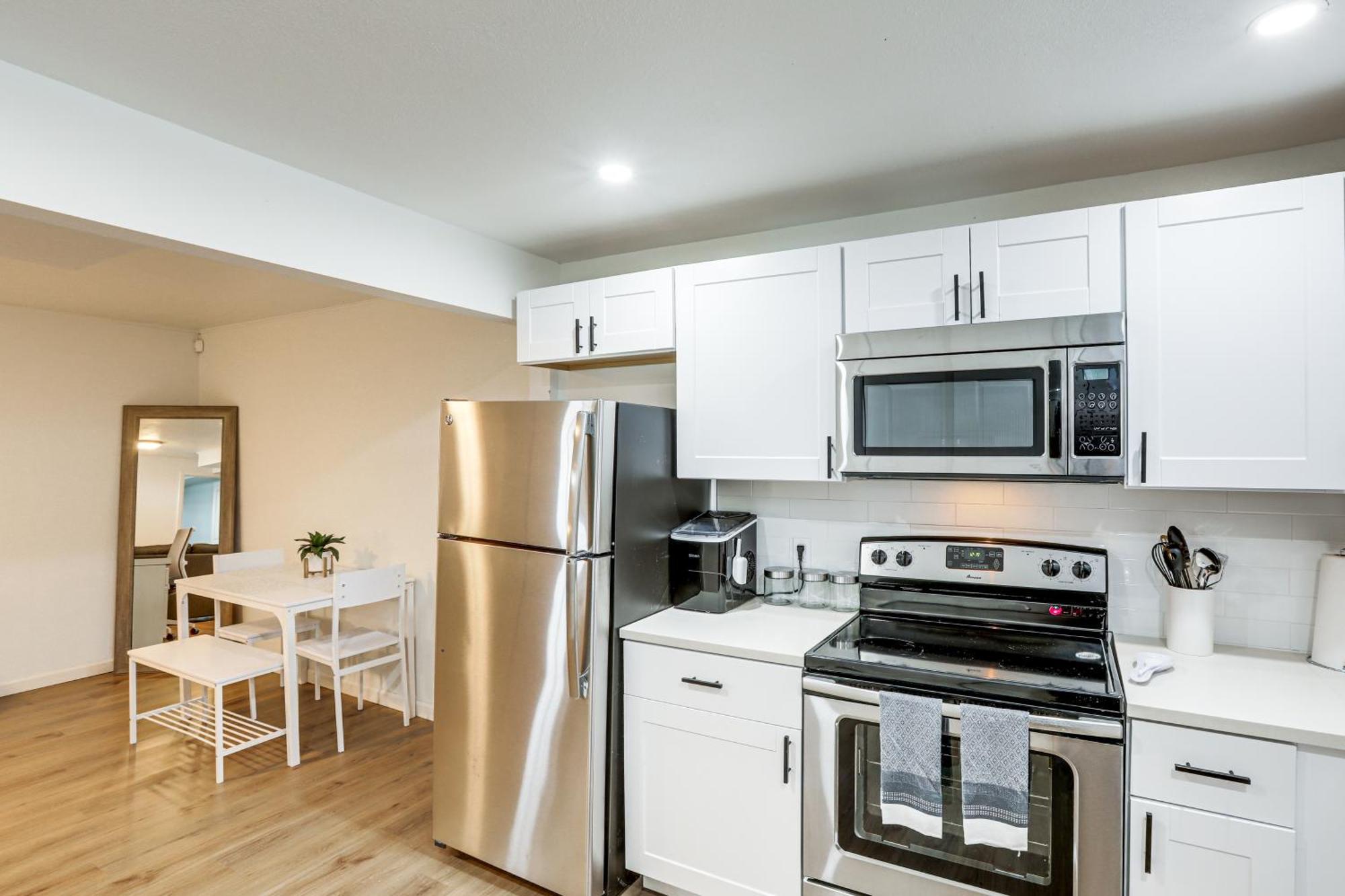 Apartment 8 Mi To Dtwn Haven With Fenced Yard!