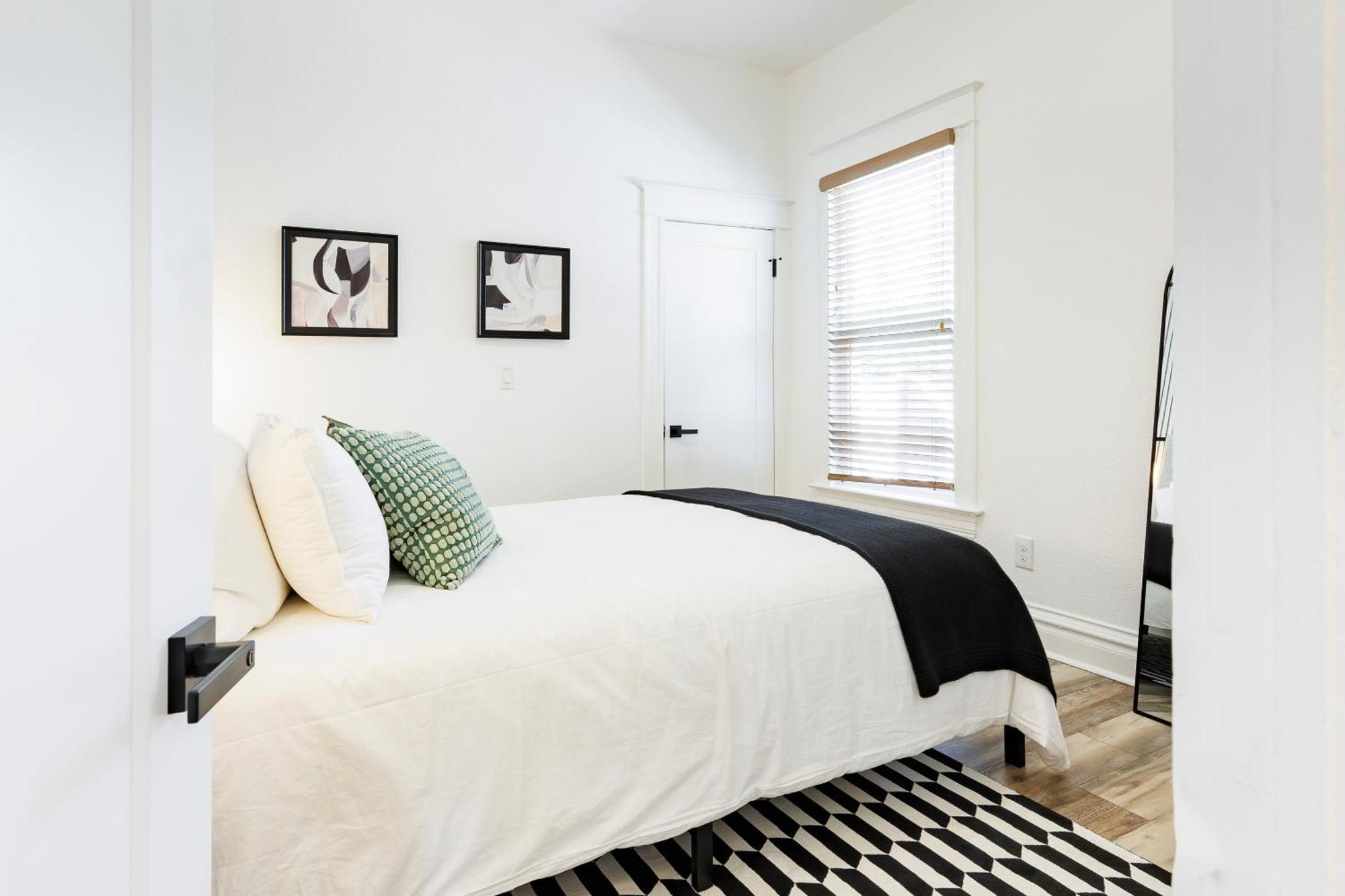 Newly Remodeled Luxury - 30 Percent Off New Listing Promo Holiday home