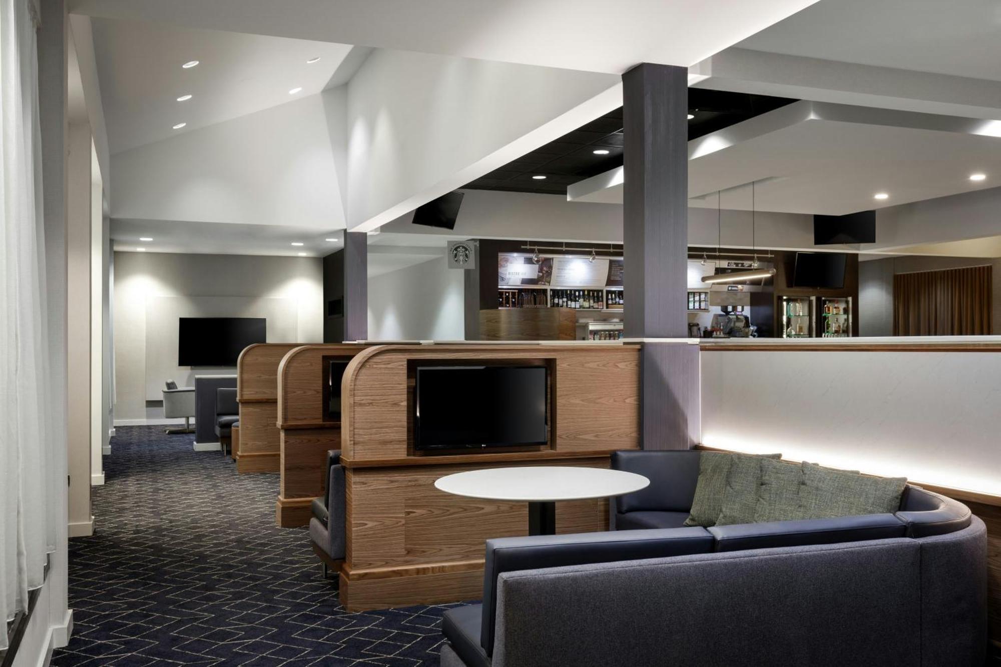 Courtyard By Marriott Park Hotel 3*