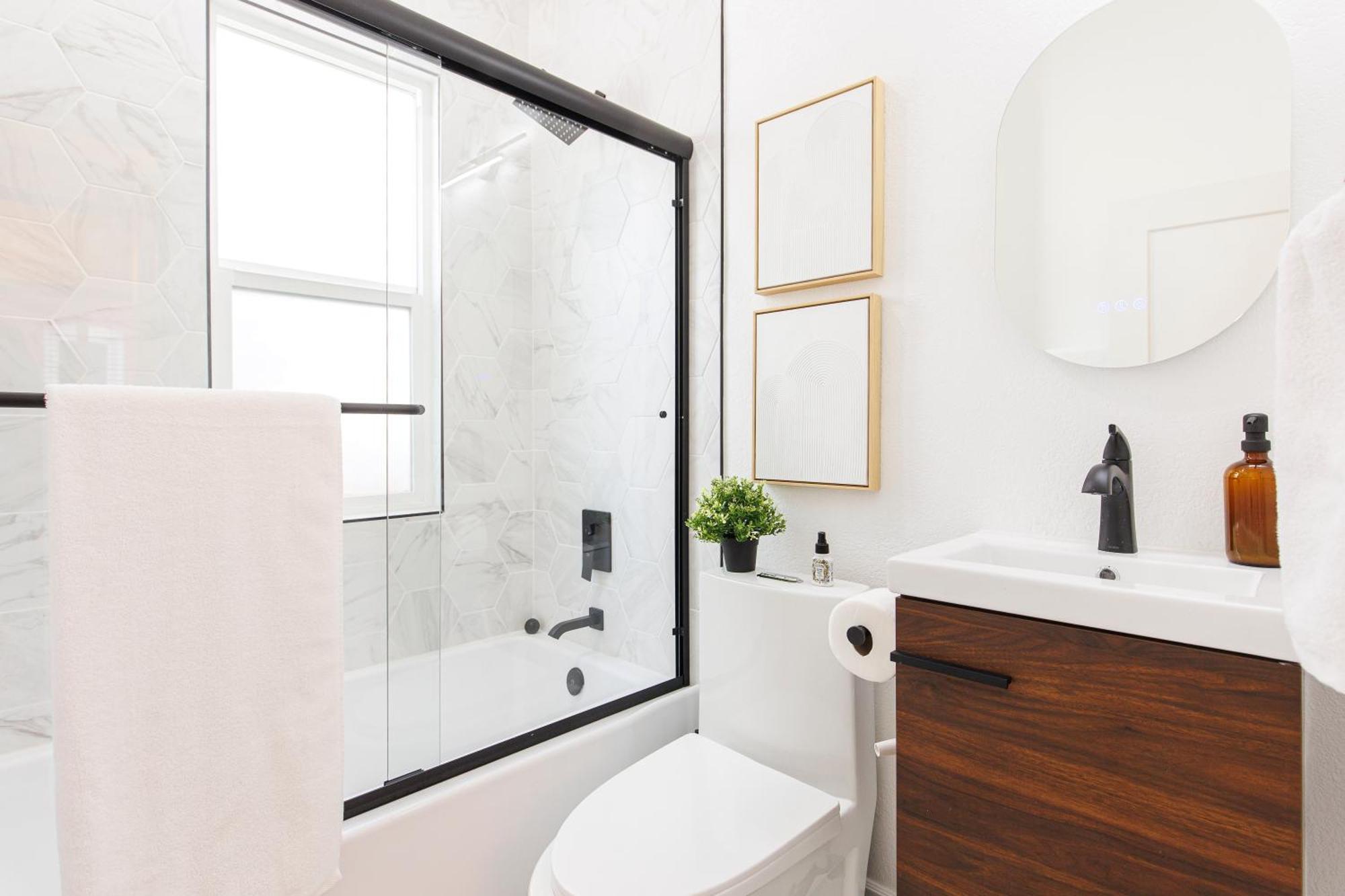 Newly Remodeled Luxury - 30 Percent Off New Listing Promo Holiday home