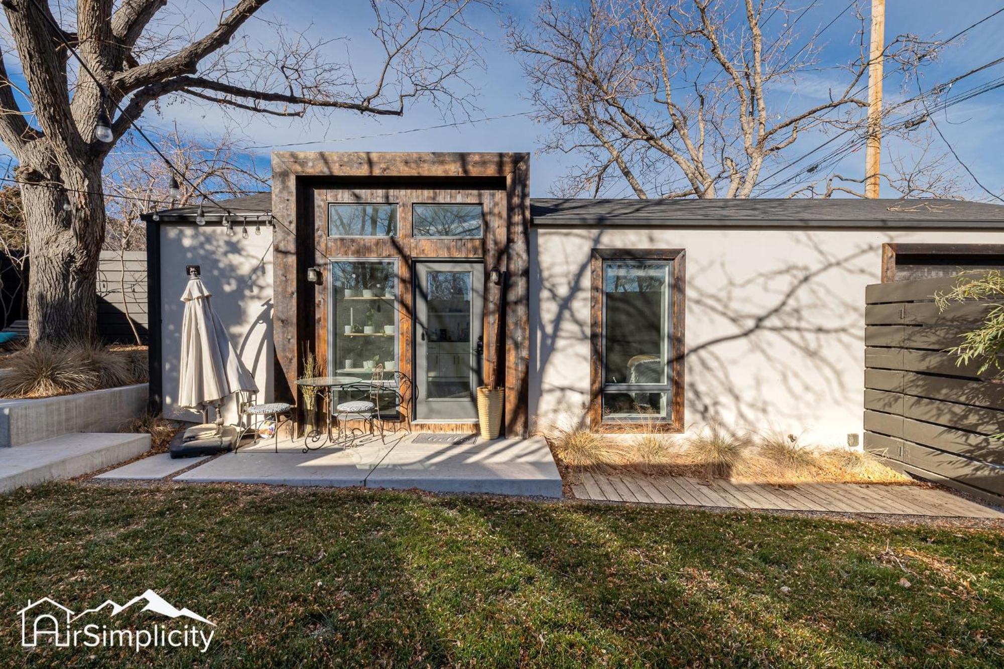 Sunny Carriage House 1 Brbath Patio Firepit Guest house *