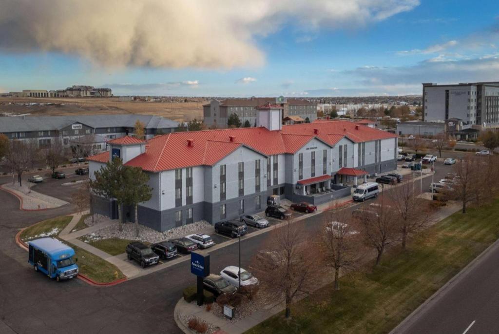 Hotel Americinn By Wyndham Airport