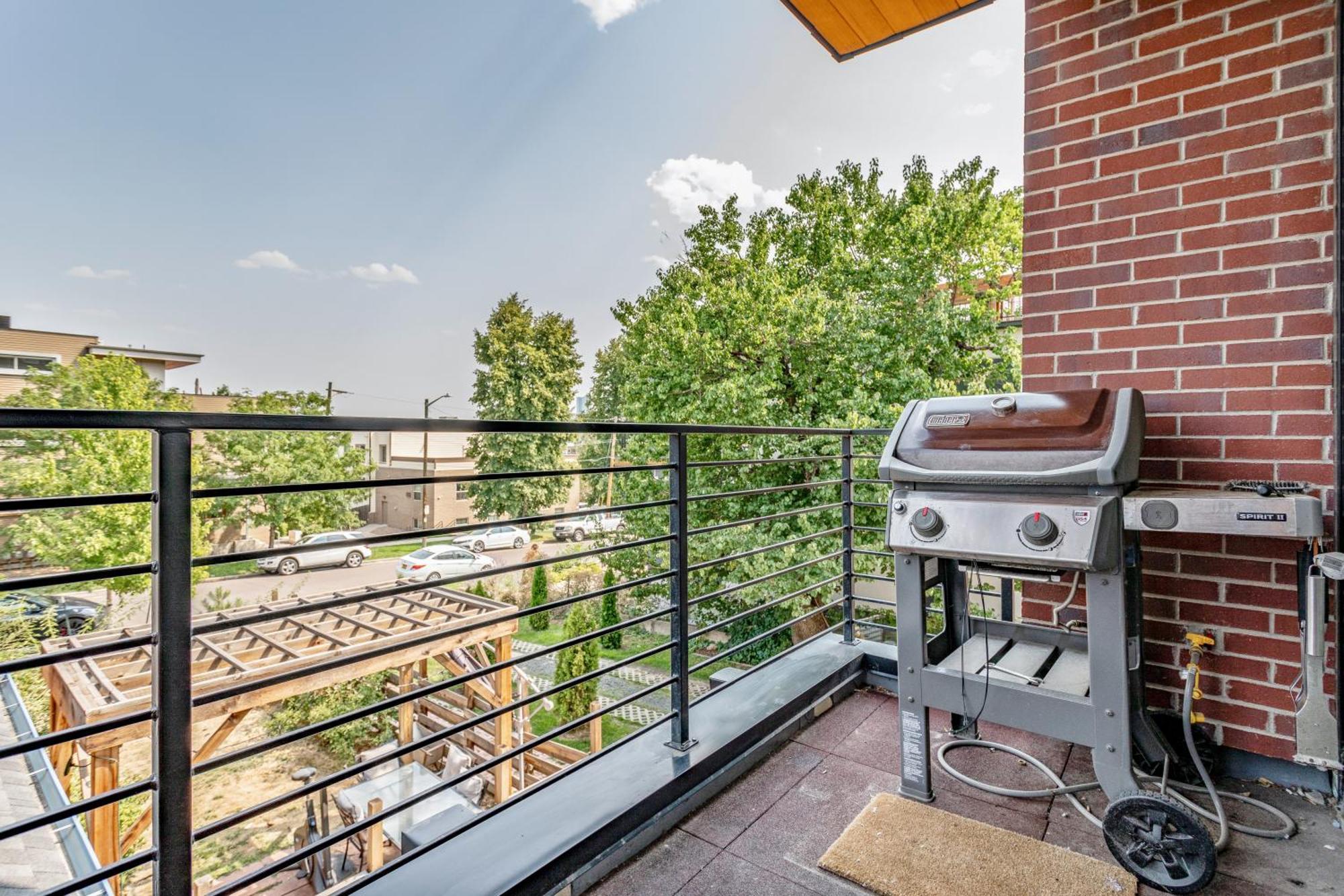 Luxury 5-bedroom In Lohi Villa