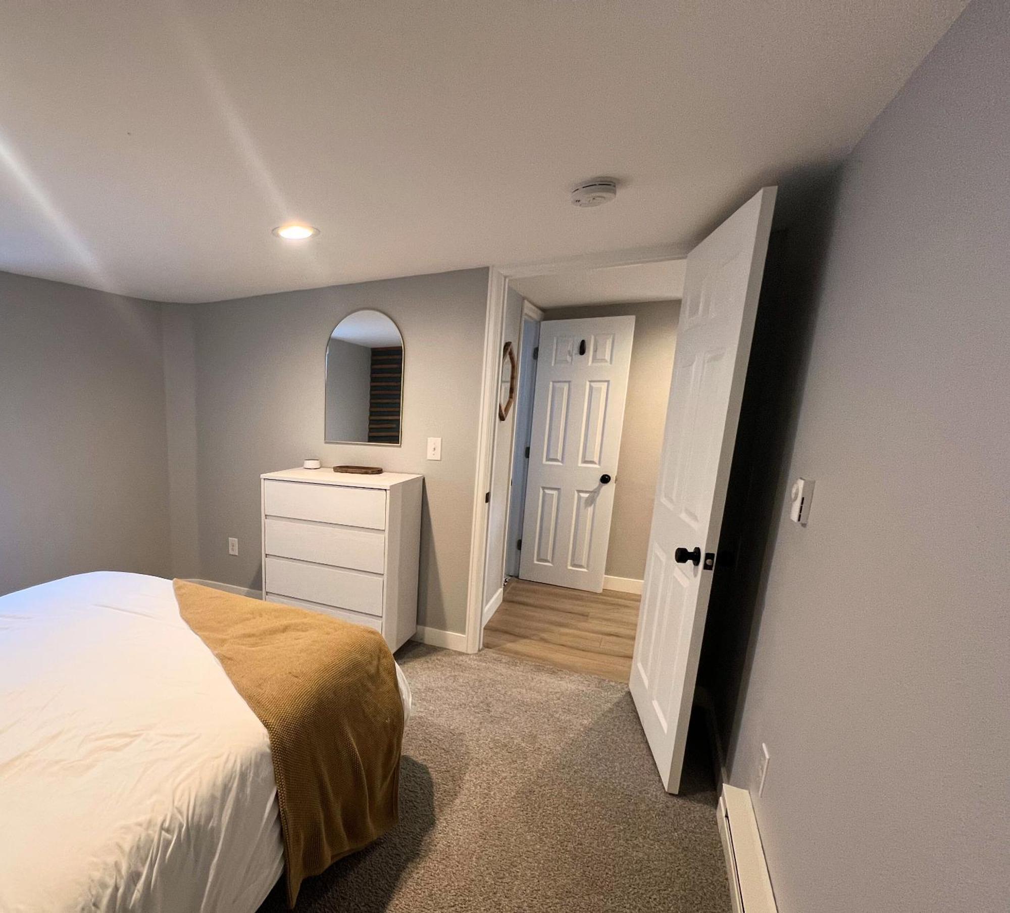 Stylish Retreat Close To Denver's Attractions & 20 Mins To Airport!