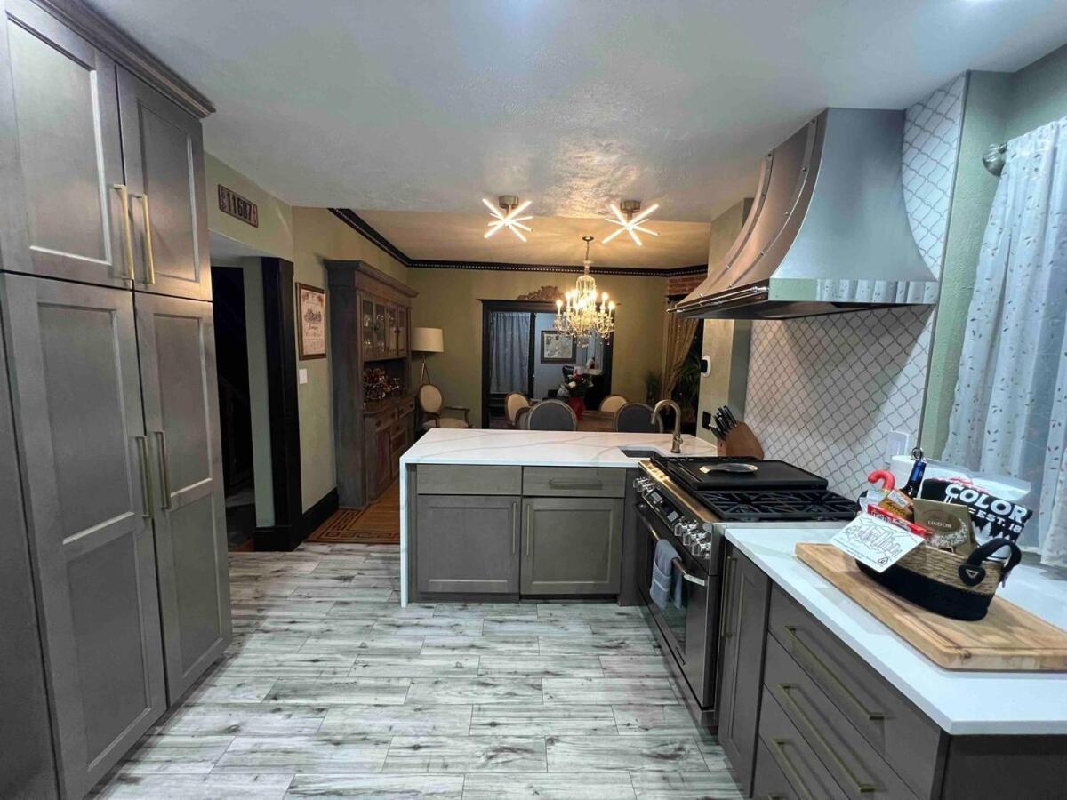 4 Bedroom Luxurious-gem Mansion In Heart Of Denver