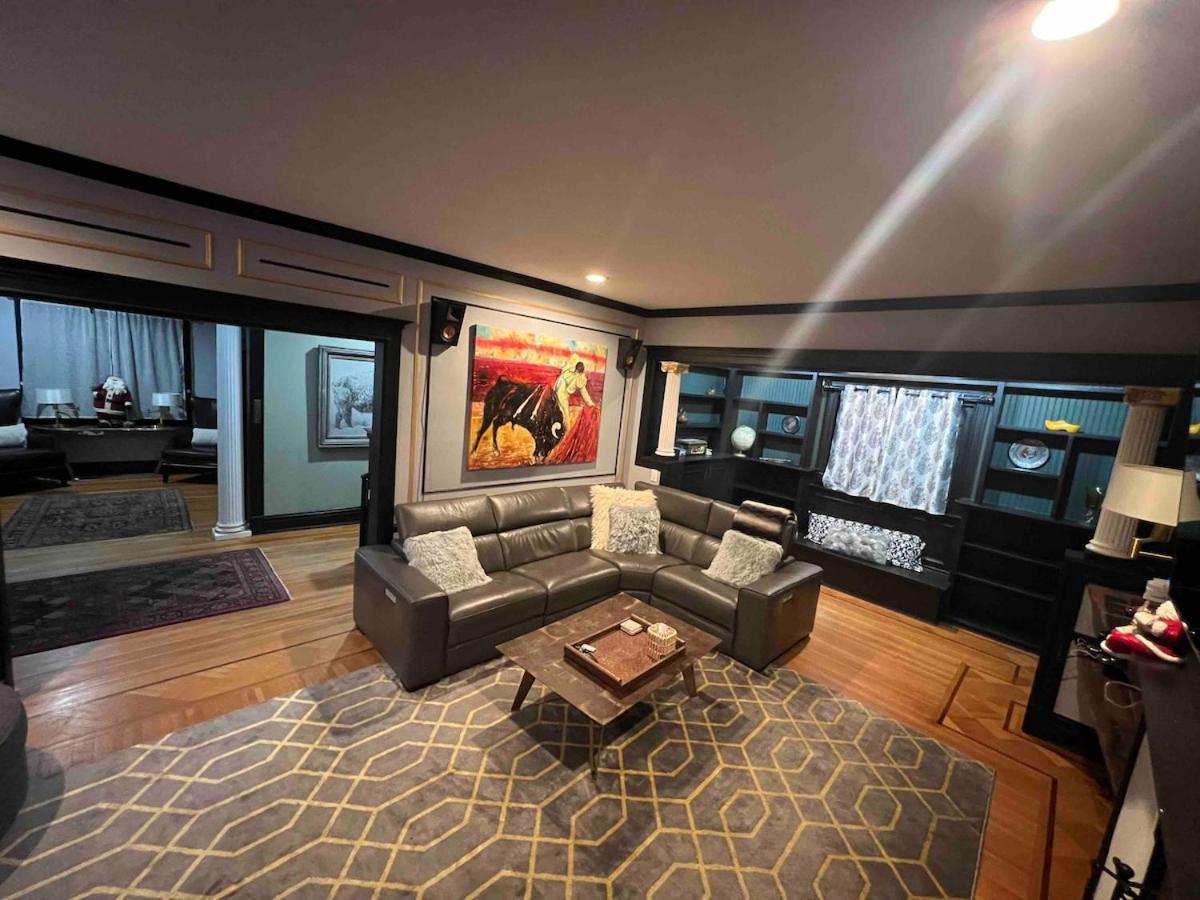 4 Bedroom Luxurious-gem Mansion In Heart Of *
