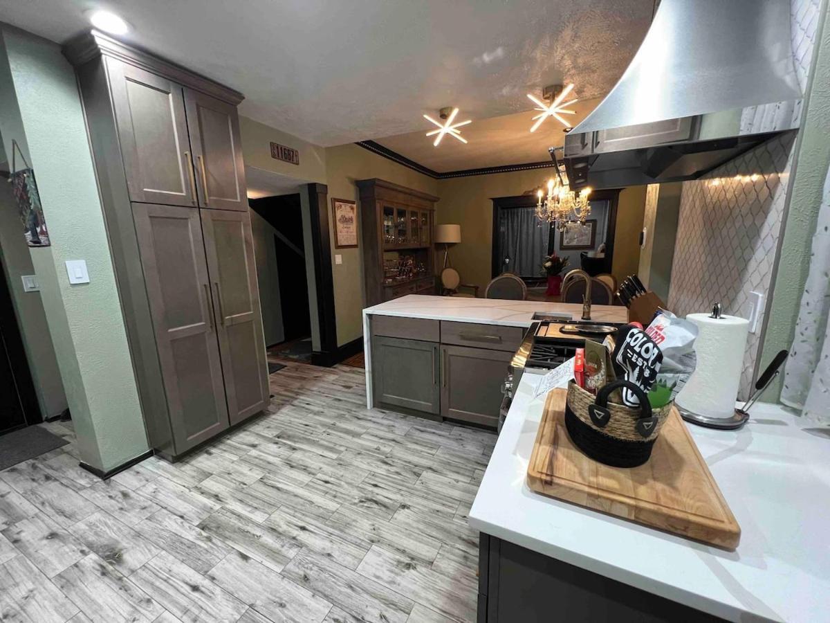 Holiday home 4 Bedroom Luxurious-gem Mansion In Heart Of Denver