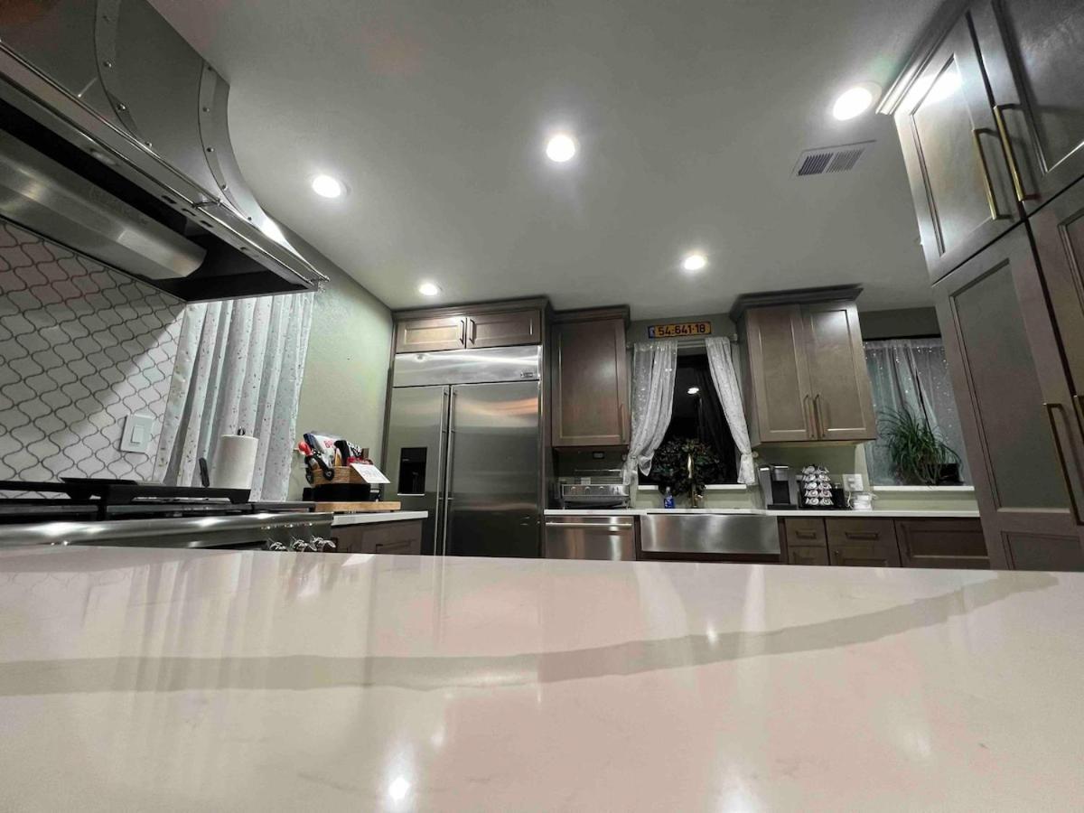 4 Bedroom Luxurious-gem Mansion In Heart Of Holiday home *