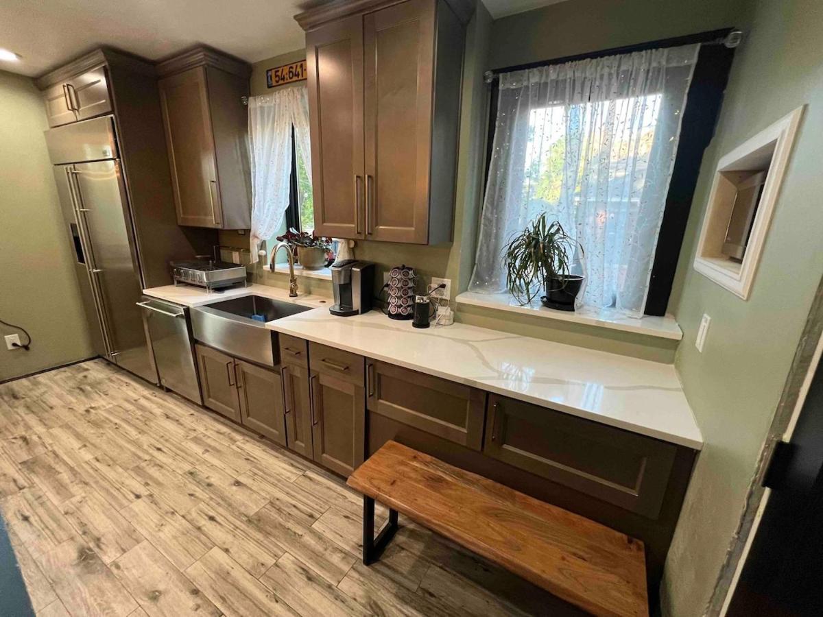 4 Bedroom Luxurious-gem Mansion In Heart Of *