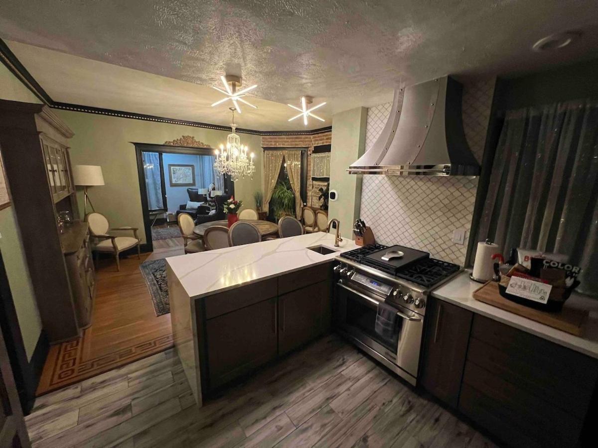 4 Bedroom Luxurious-gem Mansion In Heart Of