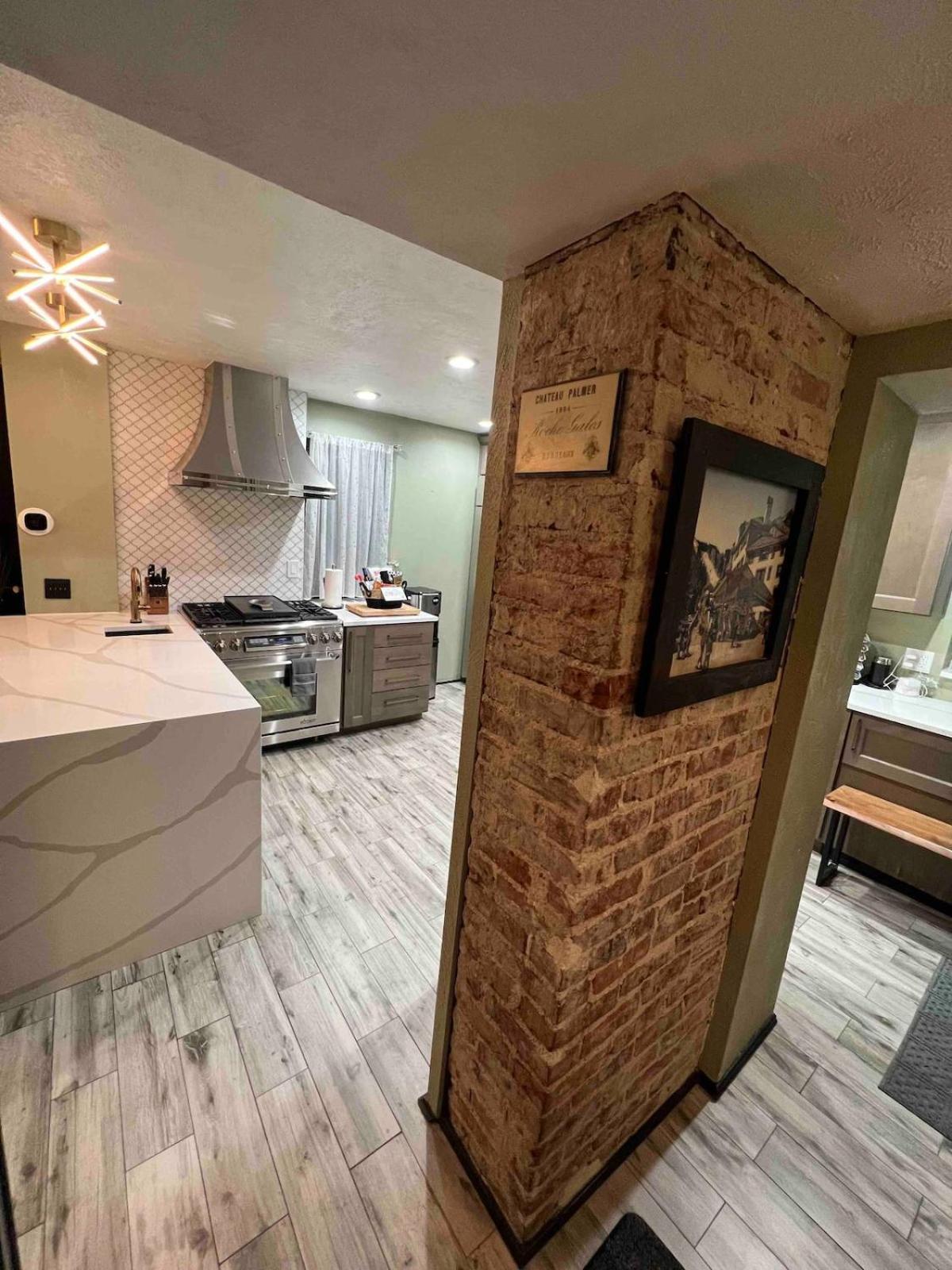 4 Bedroom Luxurious-gem Mansion In Heart Of Denver