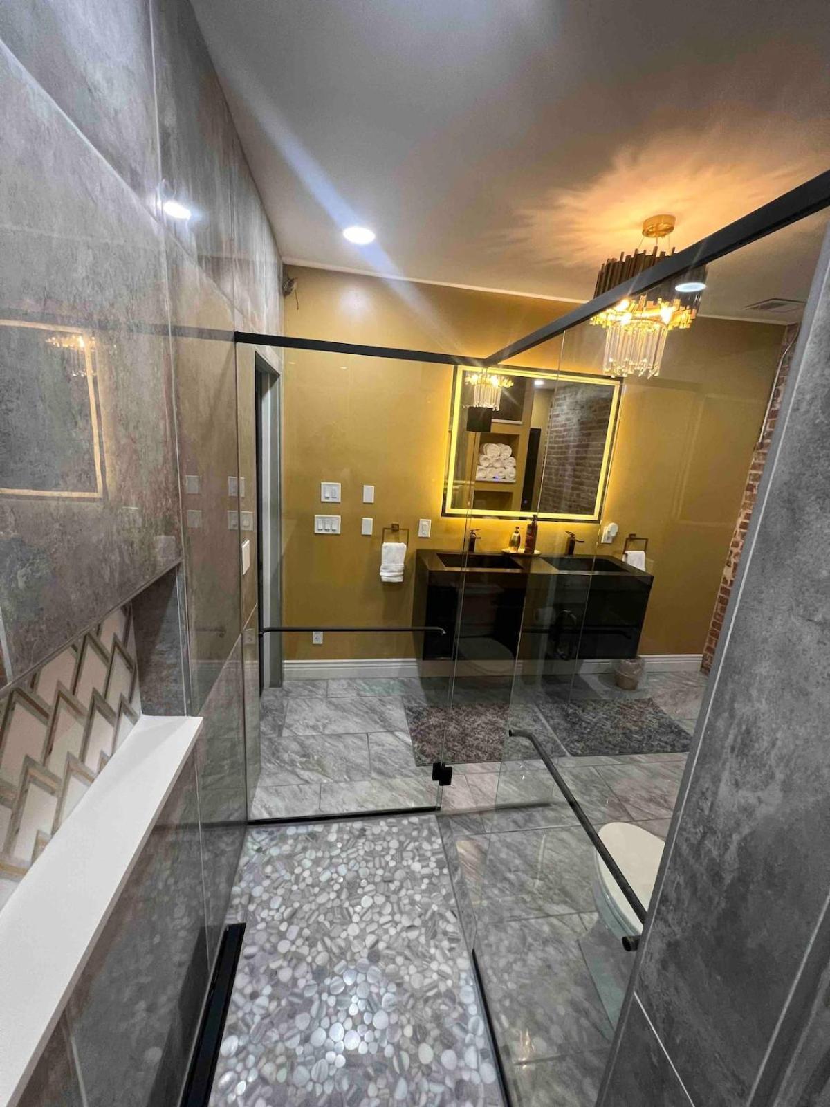 4 Bedroom Luxurious-gem Mansion In Heart Of * Denver