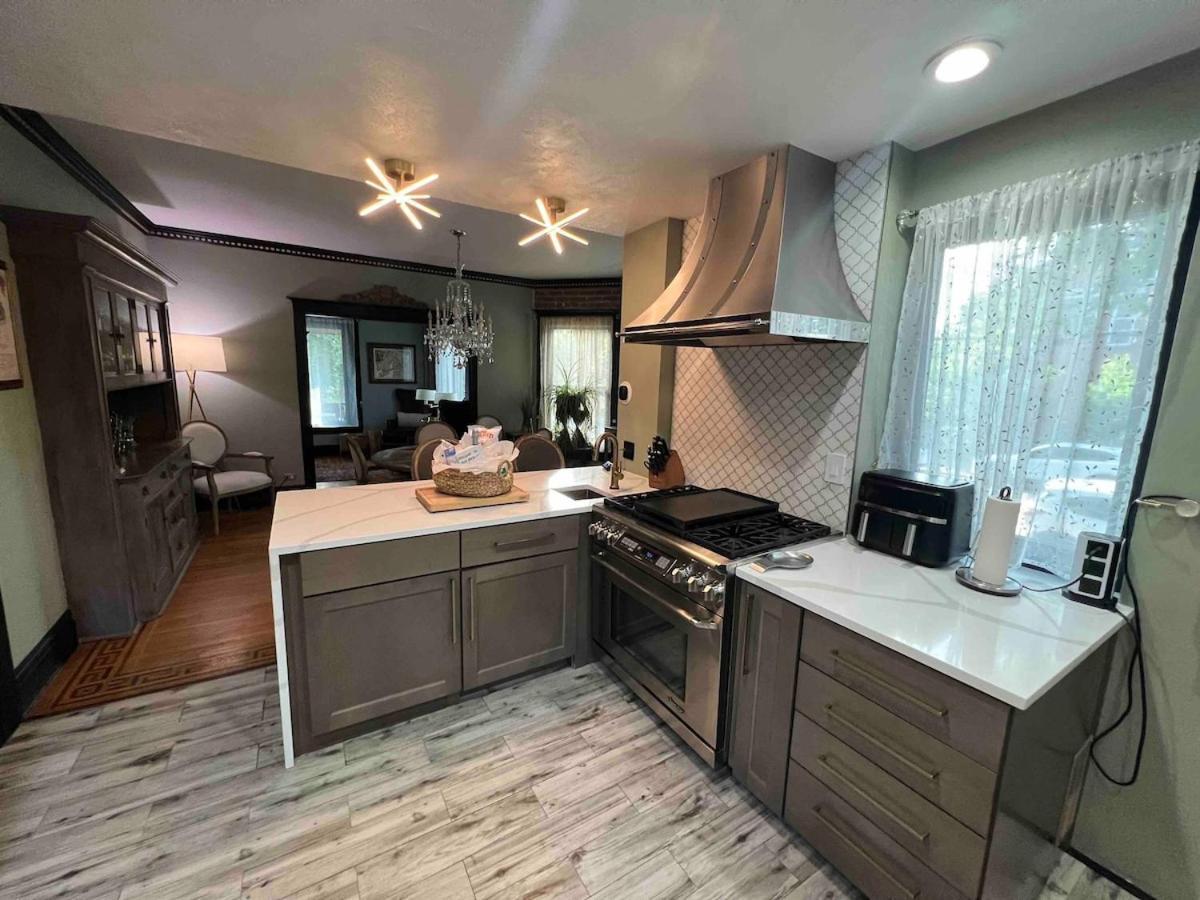 Holiday home 4 Bedroom Luxurious-gem Mansion In Heart Of Denver