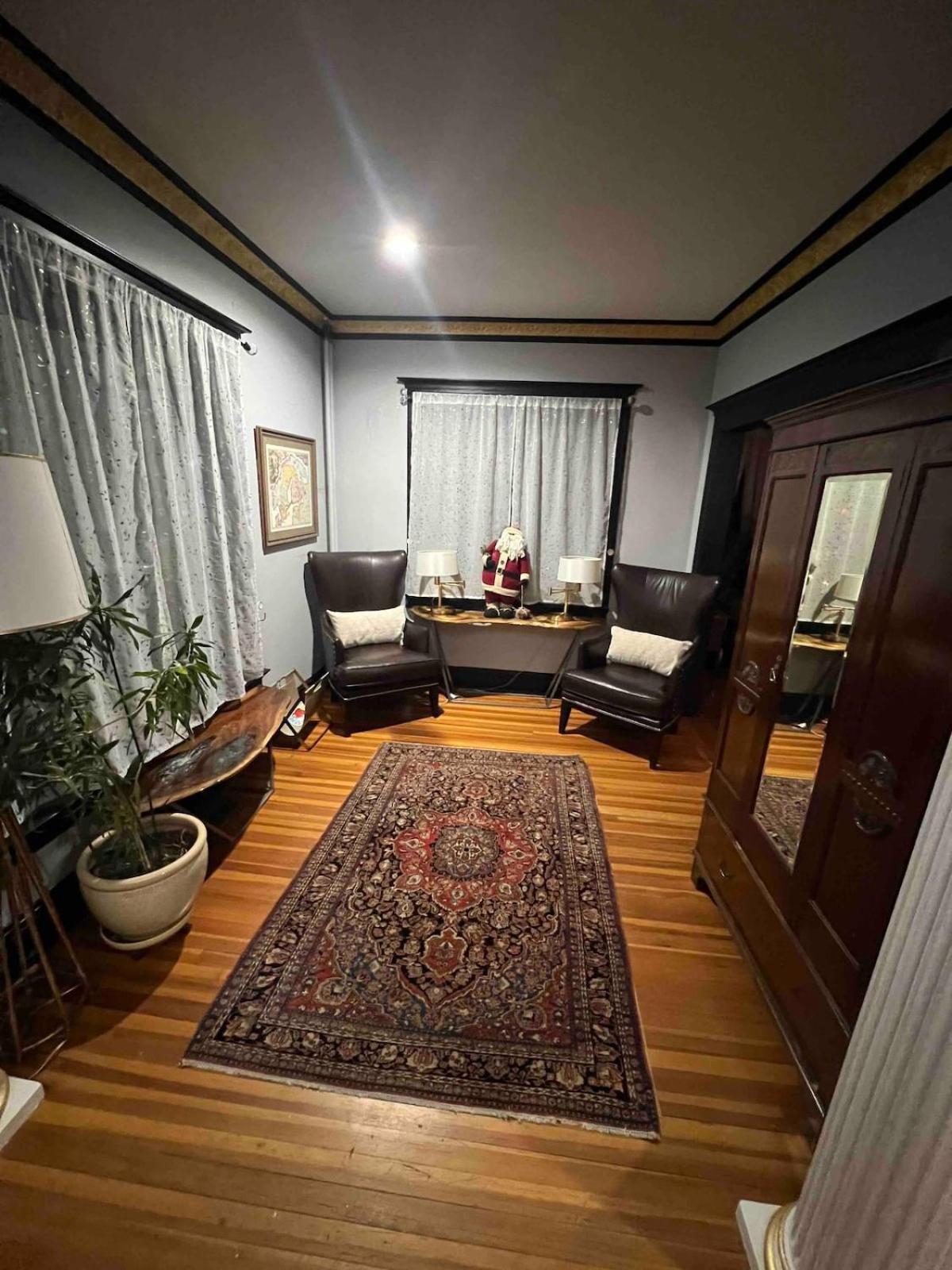 4 Bedroom Luxurious-gem Mansion In Heart Of *
