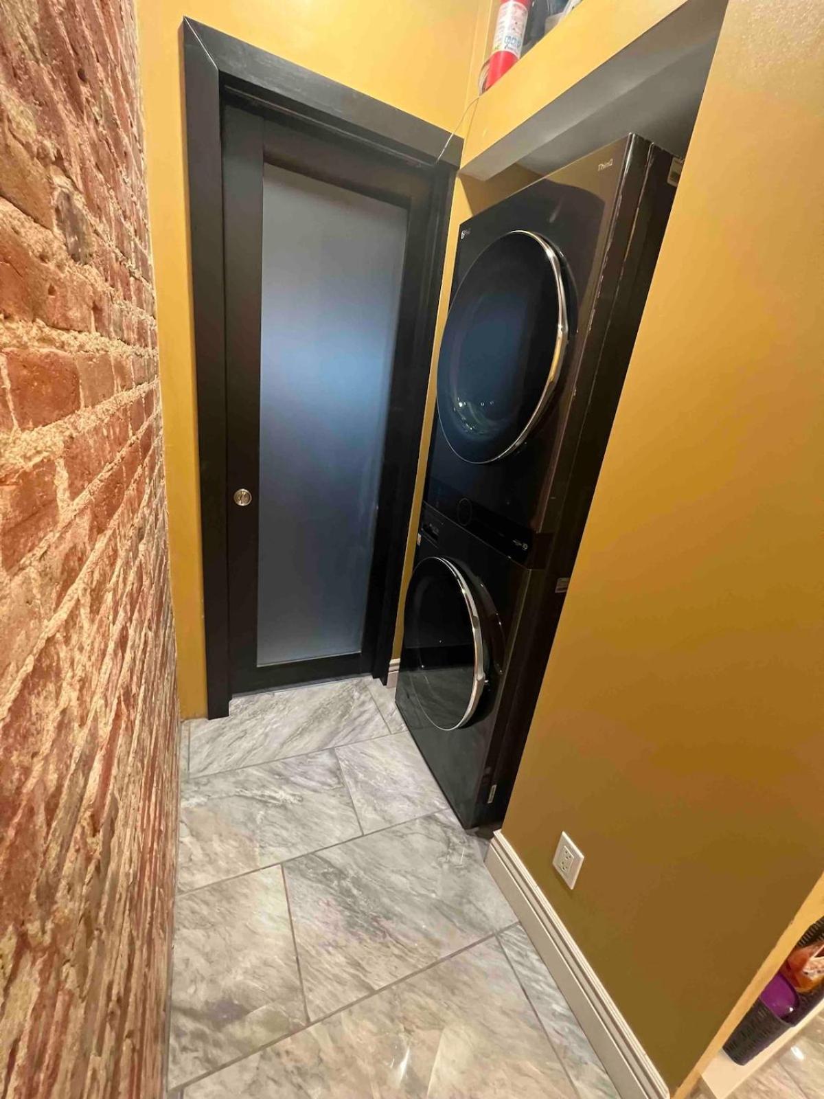 4 Bedroom Luxurious-gem Mansion In Heart Of Denver