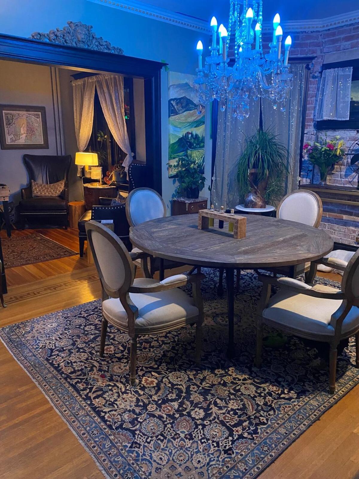 4 Bedroom Luxurious-gem Mansion In Heart Of Denver