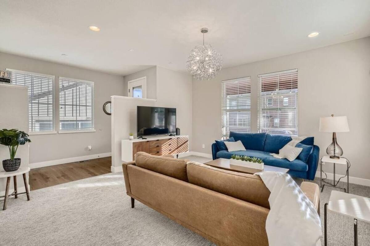 Mid Mod Retreat, 10 Mins To Downtown Holiday home