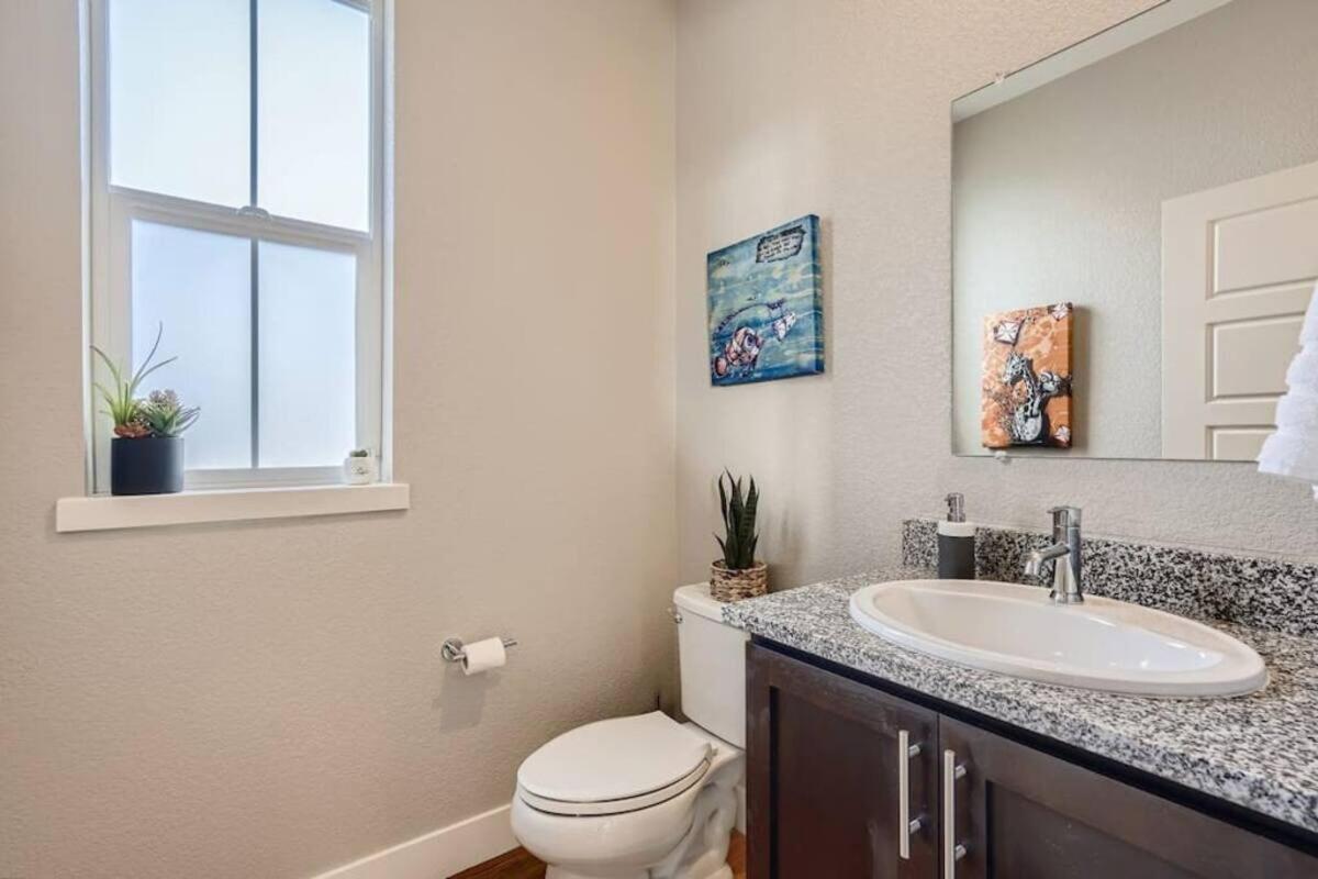 Mid Mod Retreat, 10 Mins To Downtown Holiday home Denver