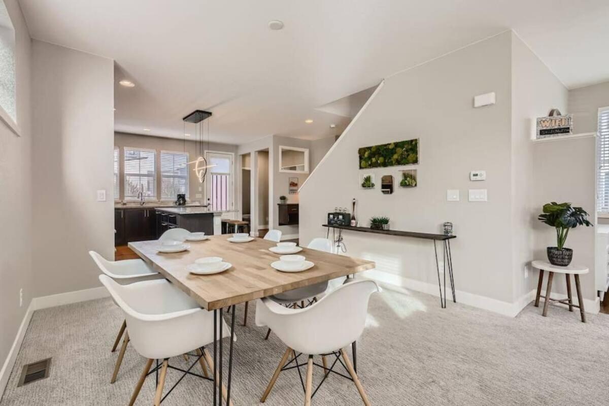 Holiday home Mid Mod Retreat, 10 Mins To Downtown