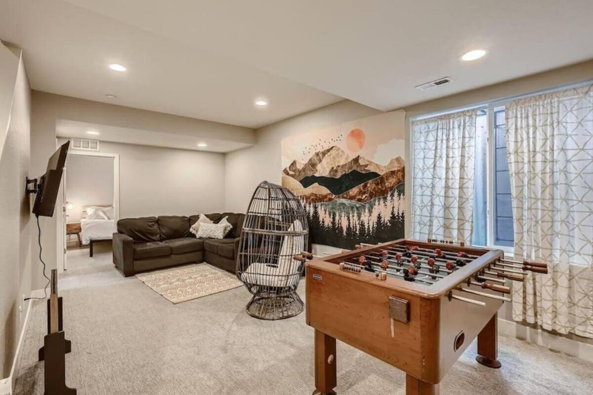 Mid Mod Retreat, 10 Mins To Downtown *