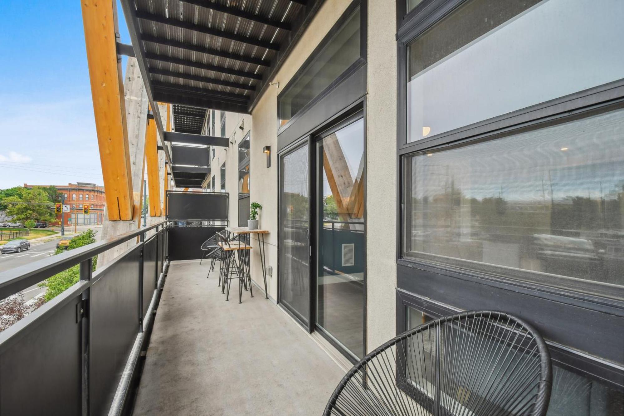 Sleek & Chic Comforts At Espadin Holiday home Denver