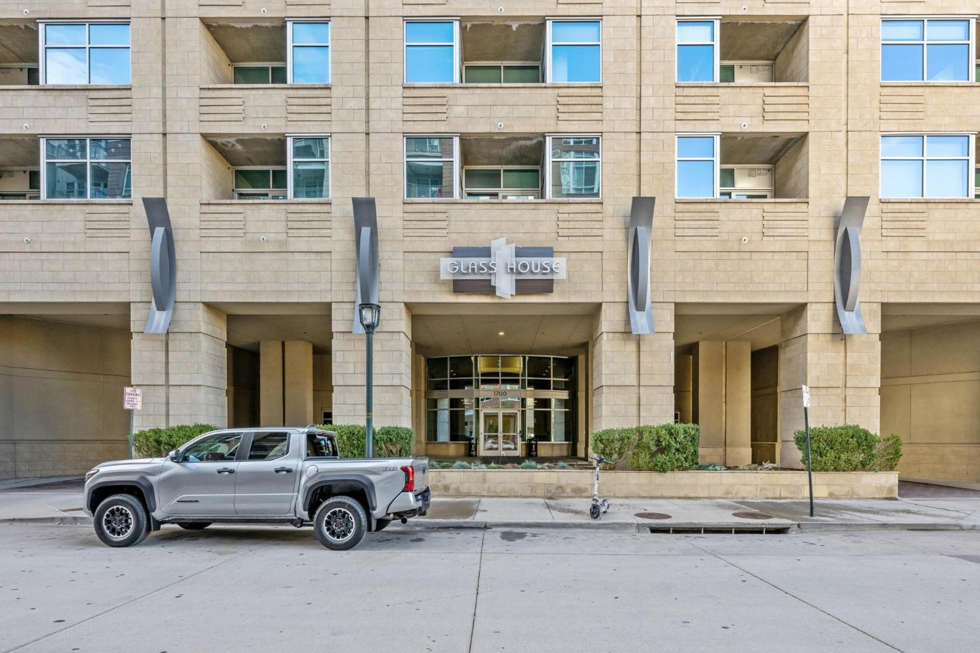 1700 Bassett, Unit 711