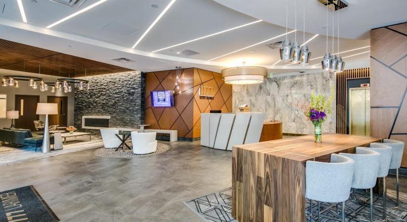 Apartment Larimer Square, Parking Included, At The Windsor Denver