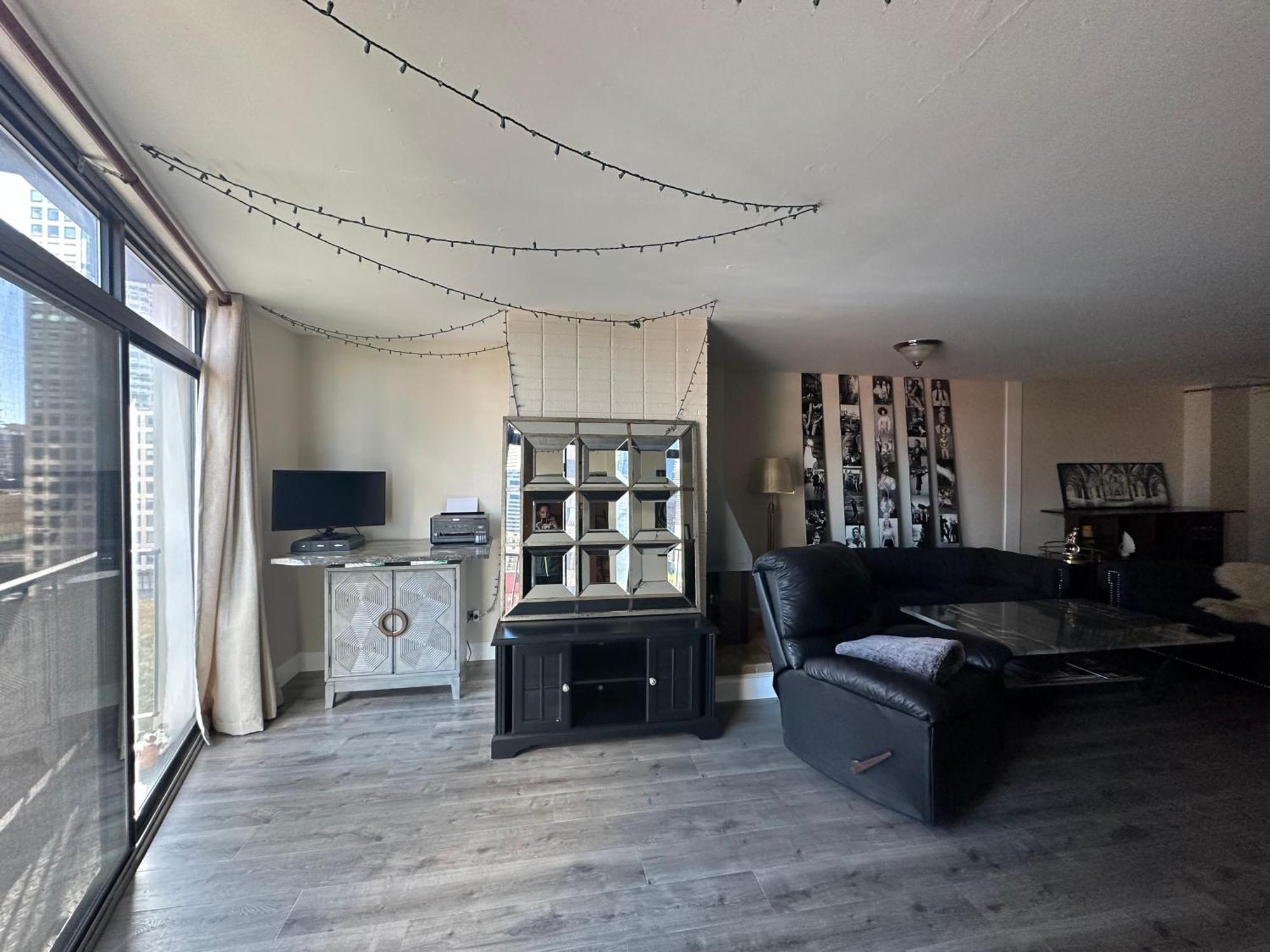 Apartment Larimer Square, Parking Included, At The Windsor