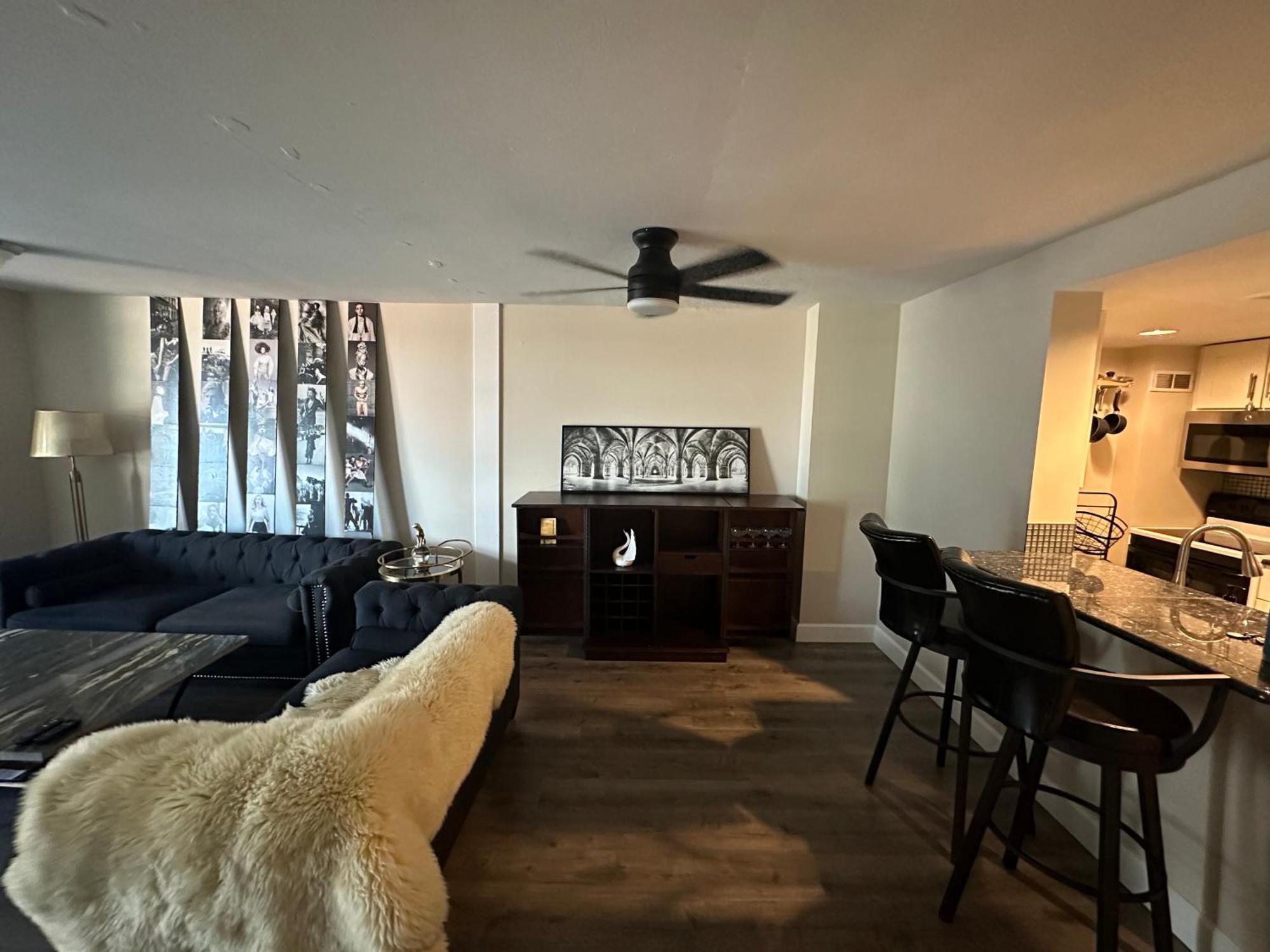 Larimer Square, Parking Included, At The Windsor Apartment