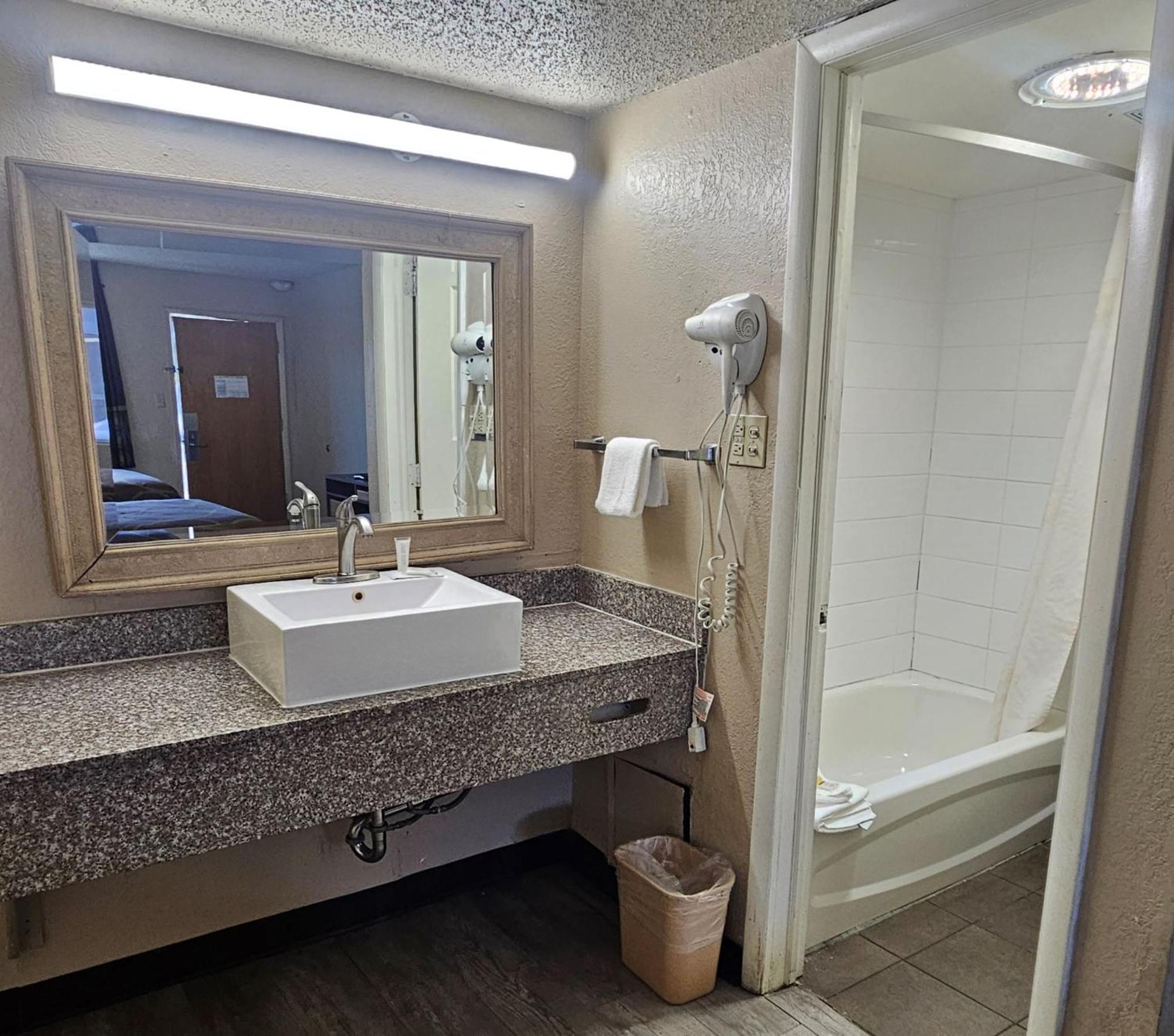 Motel Super 8 By Wyndham