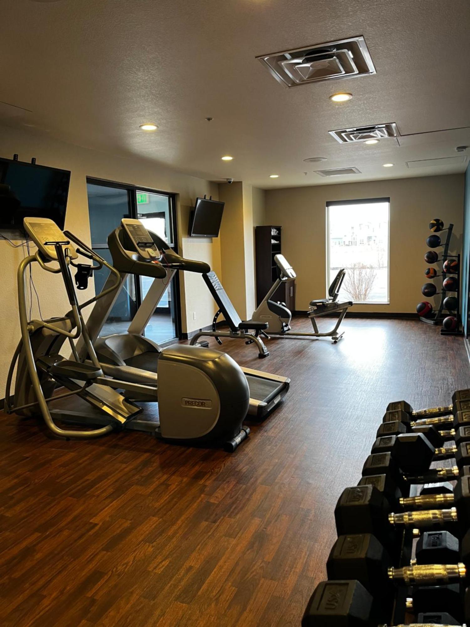 Hotel Comfort International Airport 3*